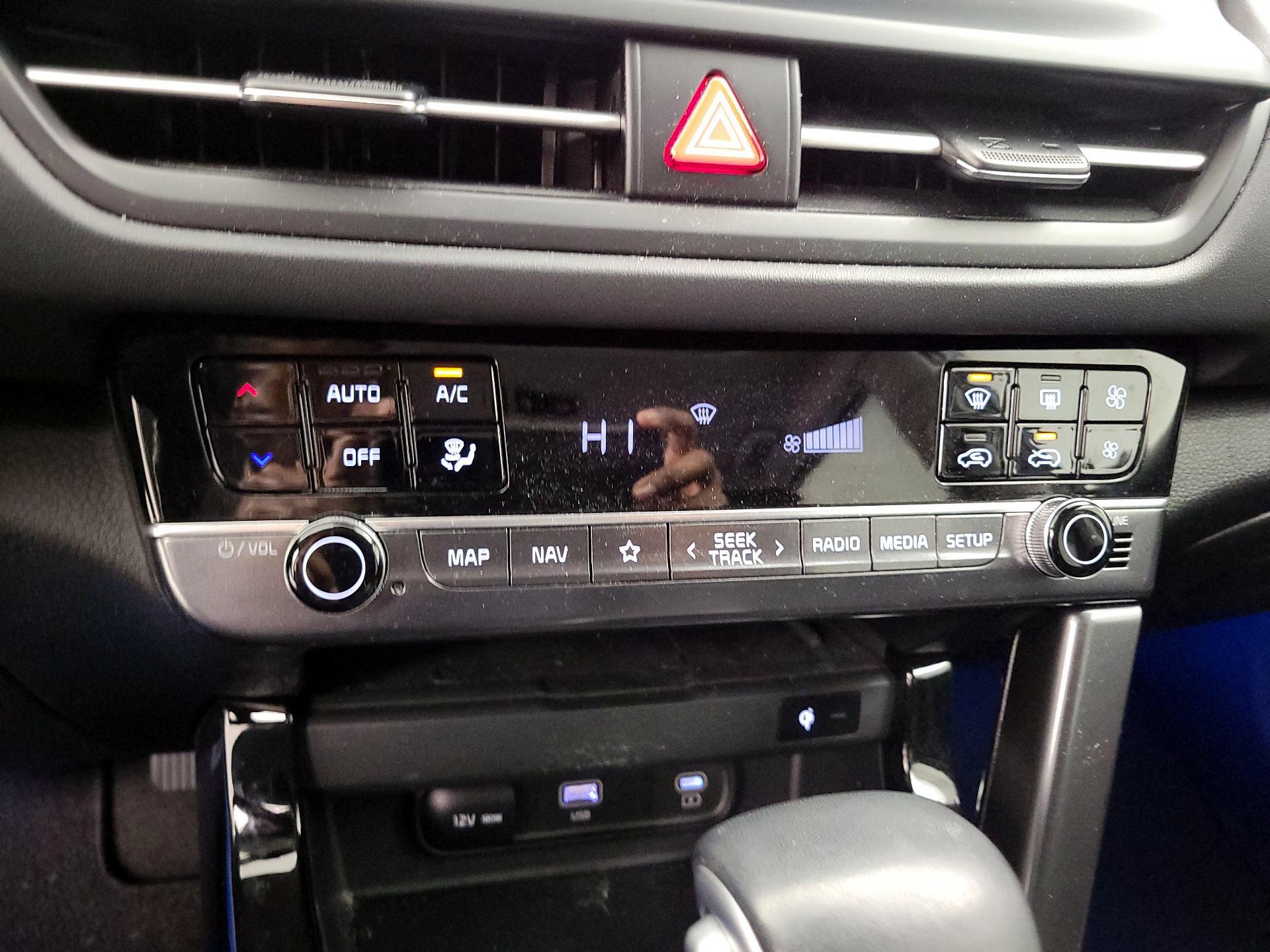 Thumbnail: 2024 Kia Seltos - 17