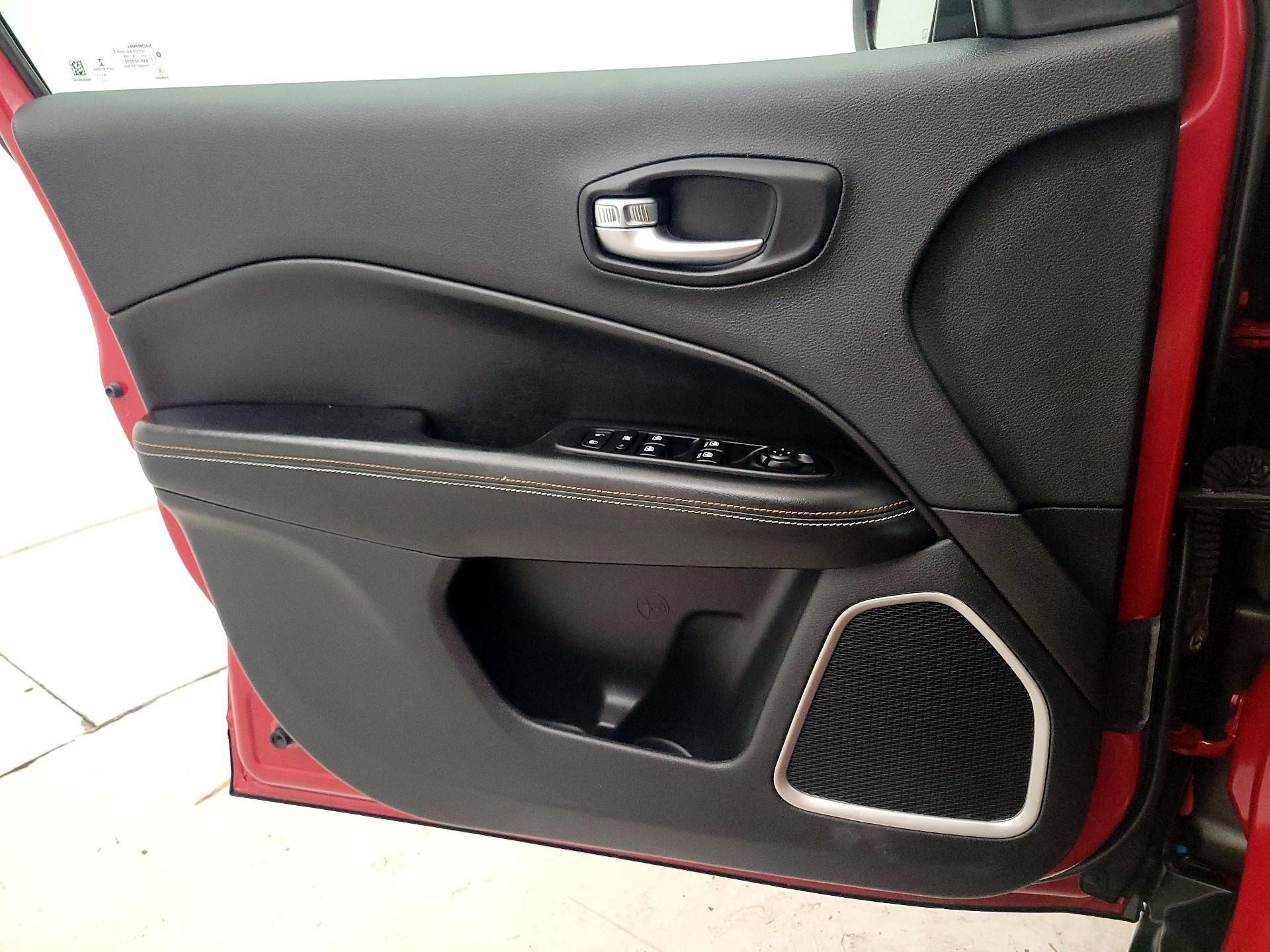 Thumbnail: 2019 Jeep Compass - 12