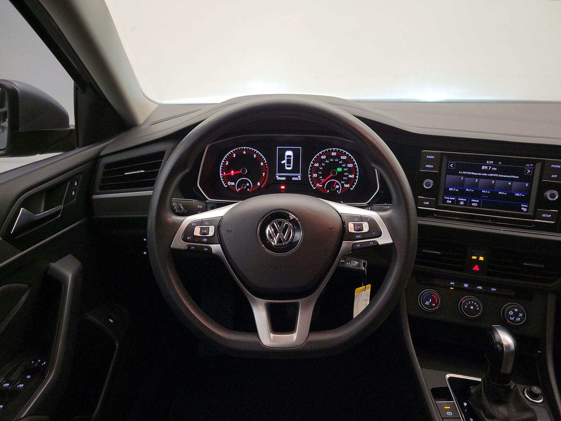 Thumbnail: 2019 Volkswagen Jetta - 10