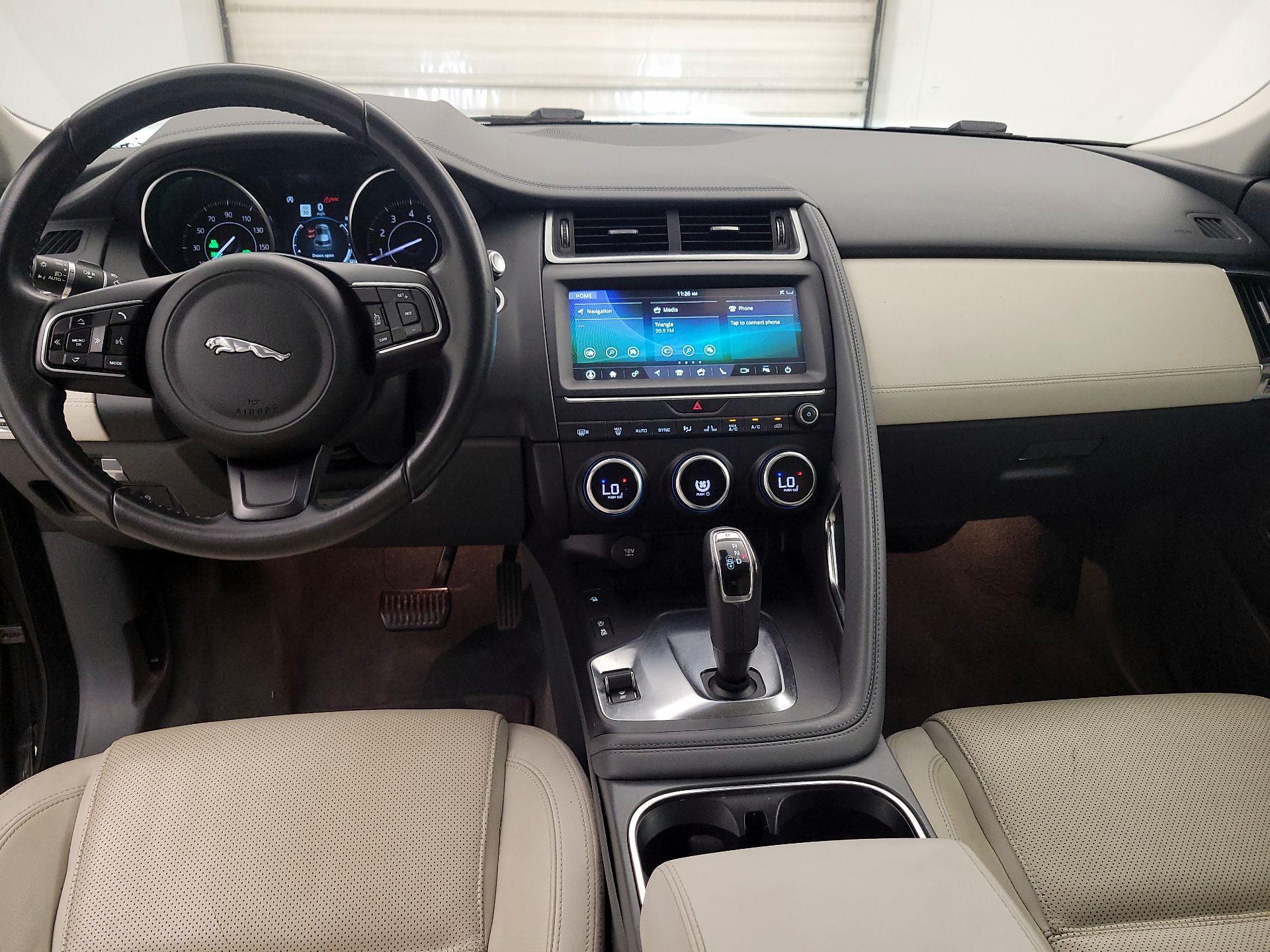 Thumbnail: 2019 Jaguar E-Pace - 9