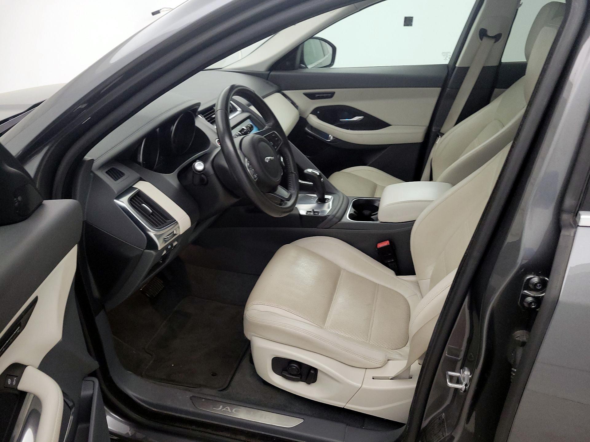 Thumbnail: 2019 Jaguar E-Pace - 11