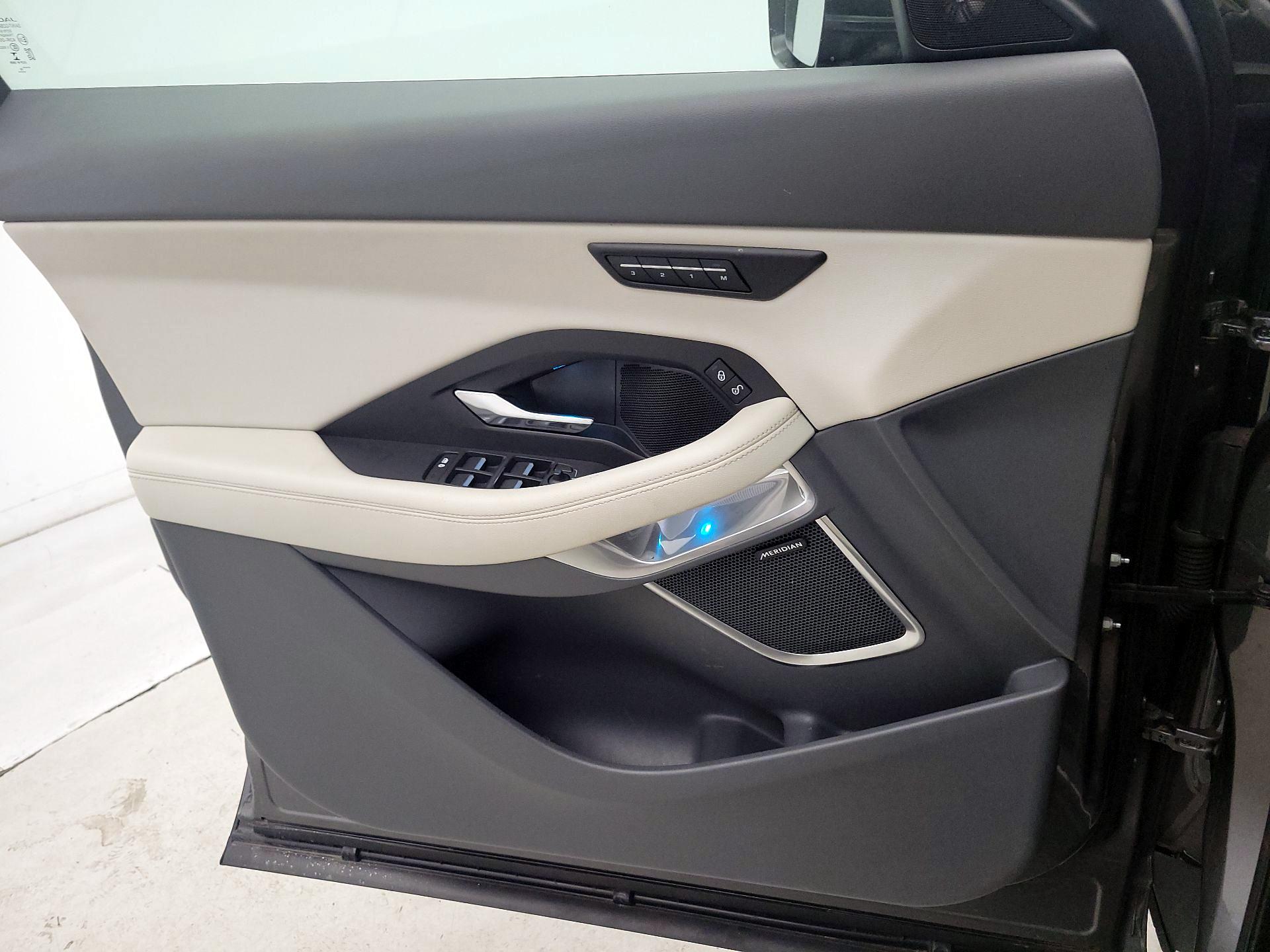 Thumbnail: 2019 Jaguar E-Pace - 12