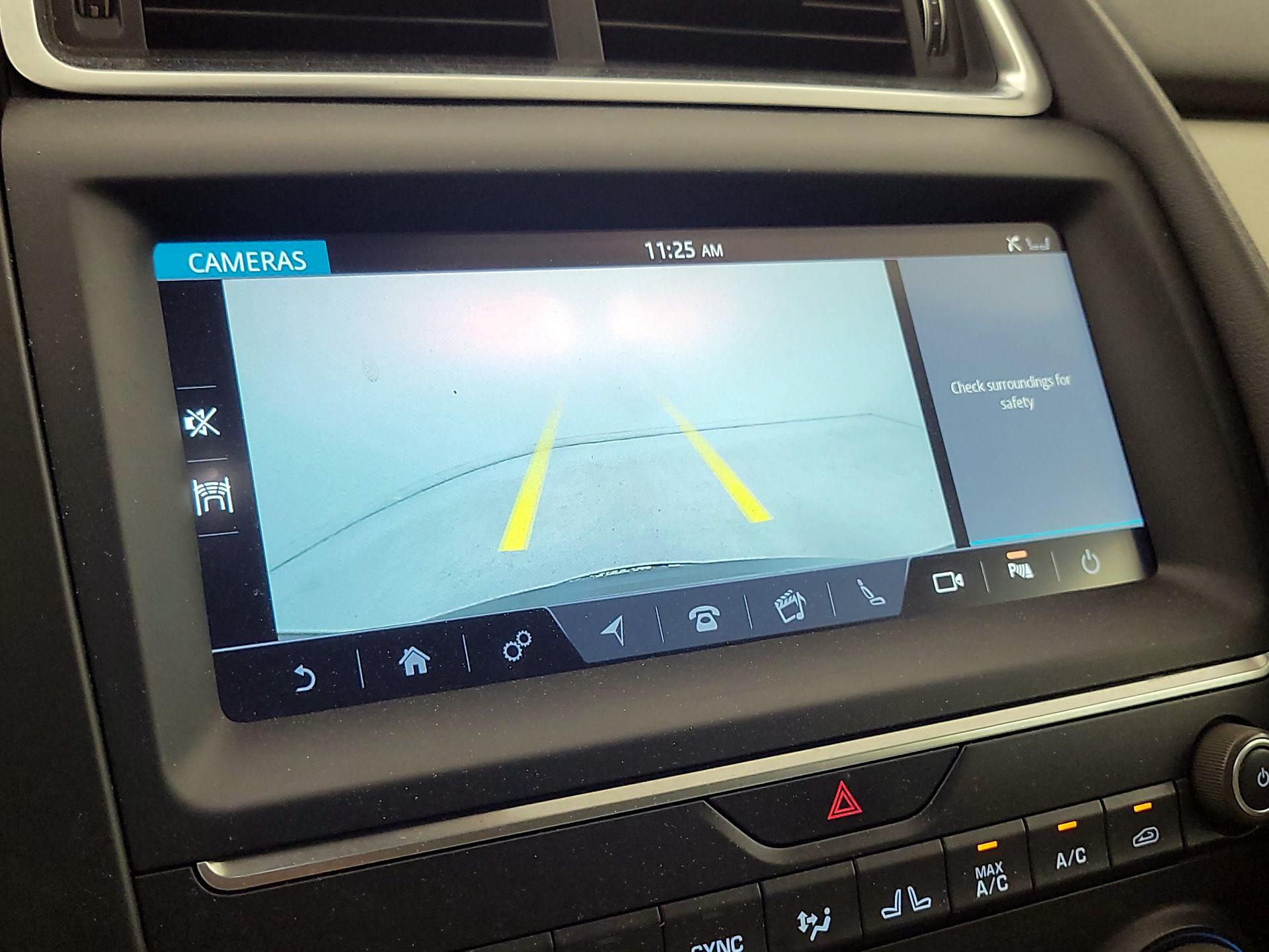 Thumbnail: 2019 Jaguar E-Pace - 14