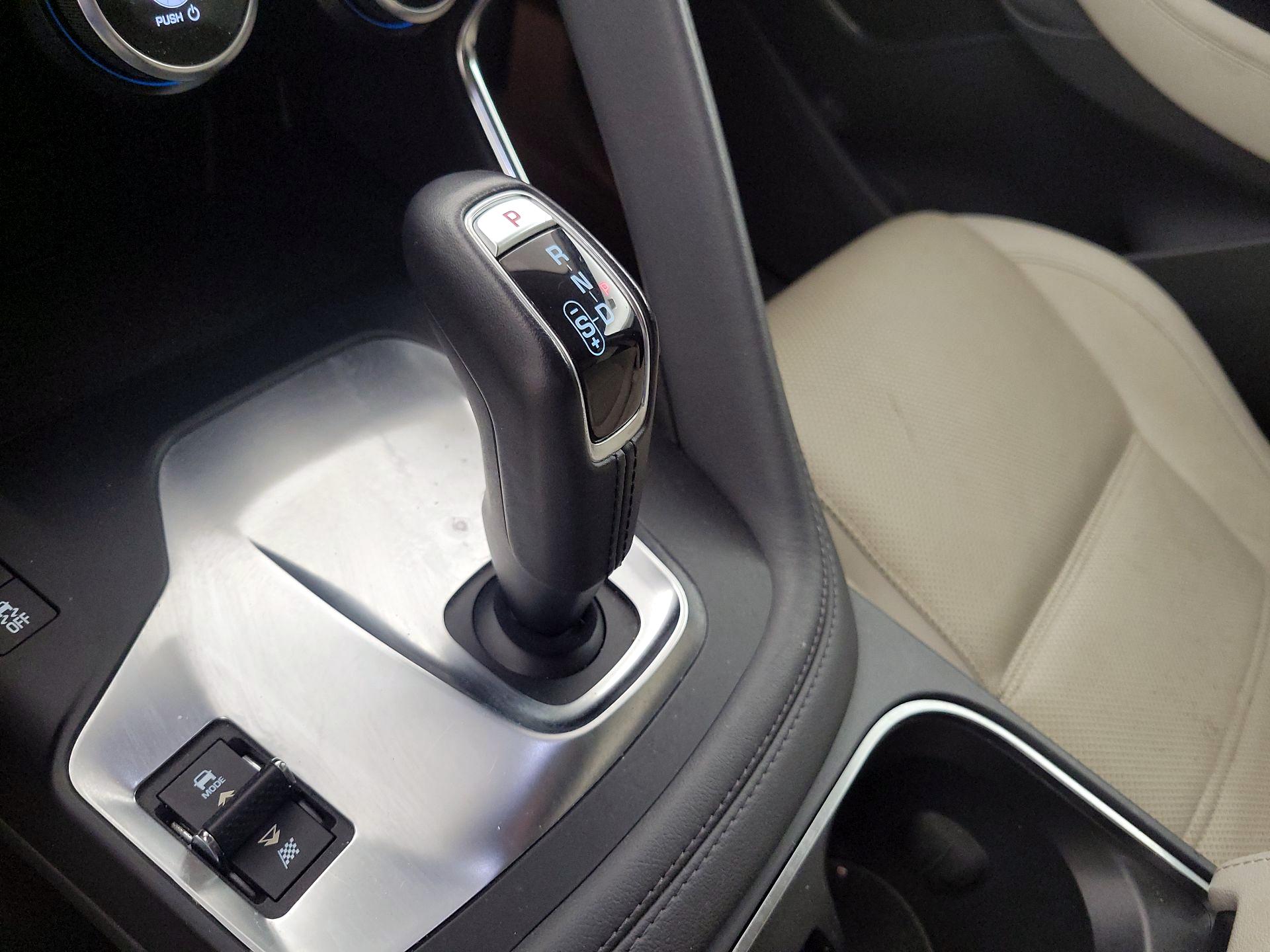 Thumbnail: 2019 Jaguar E-Pace - 17