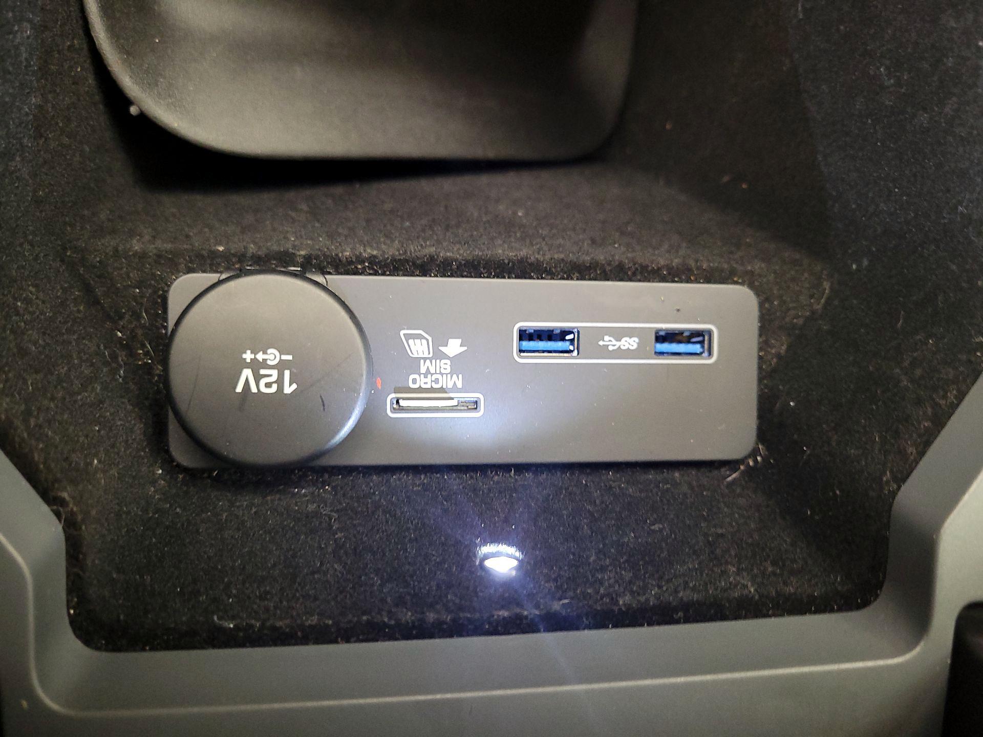 Thumbnail: 2019 Jaguar E-Pace - 18