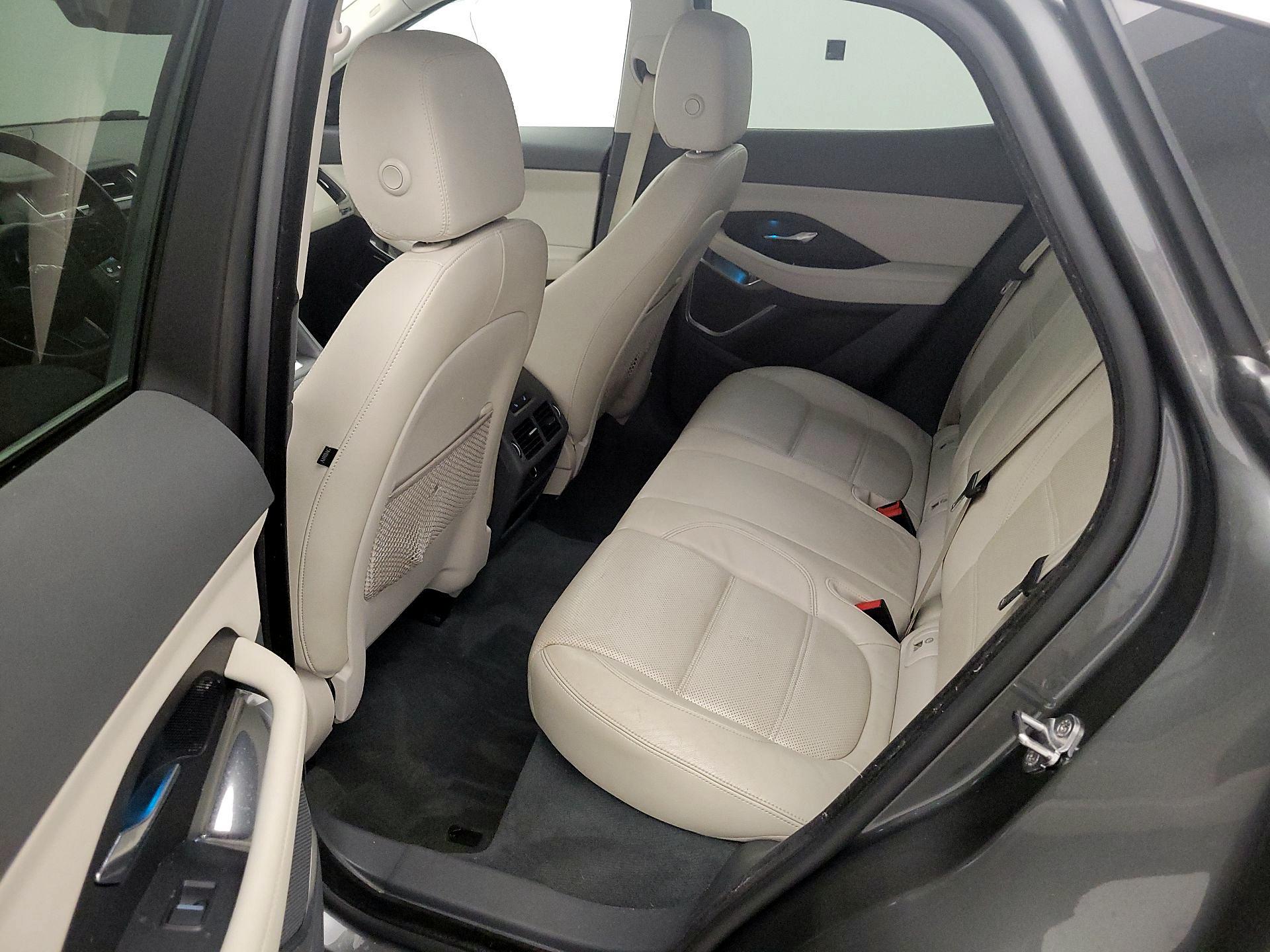 Thumbnail: 2019 Jaguar E-Pace - 20