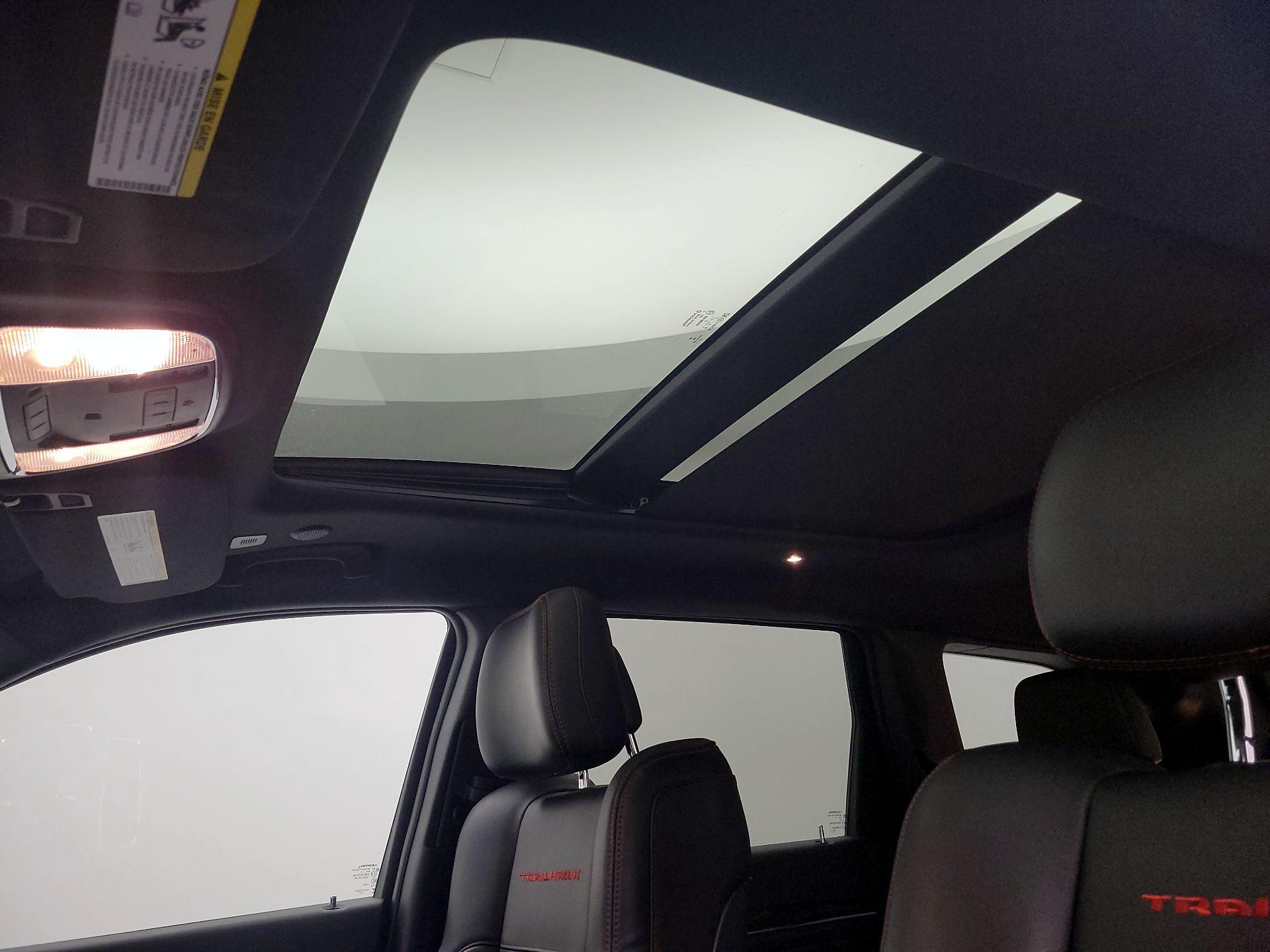 Thumbnail: 2021 Jeep Grand Cherokee - 20