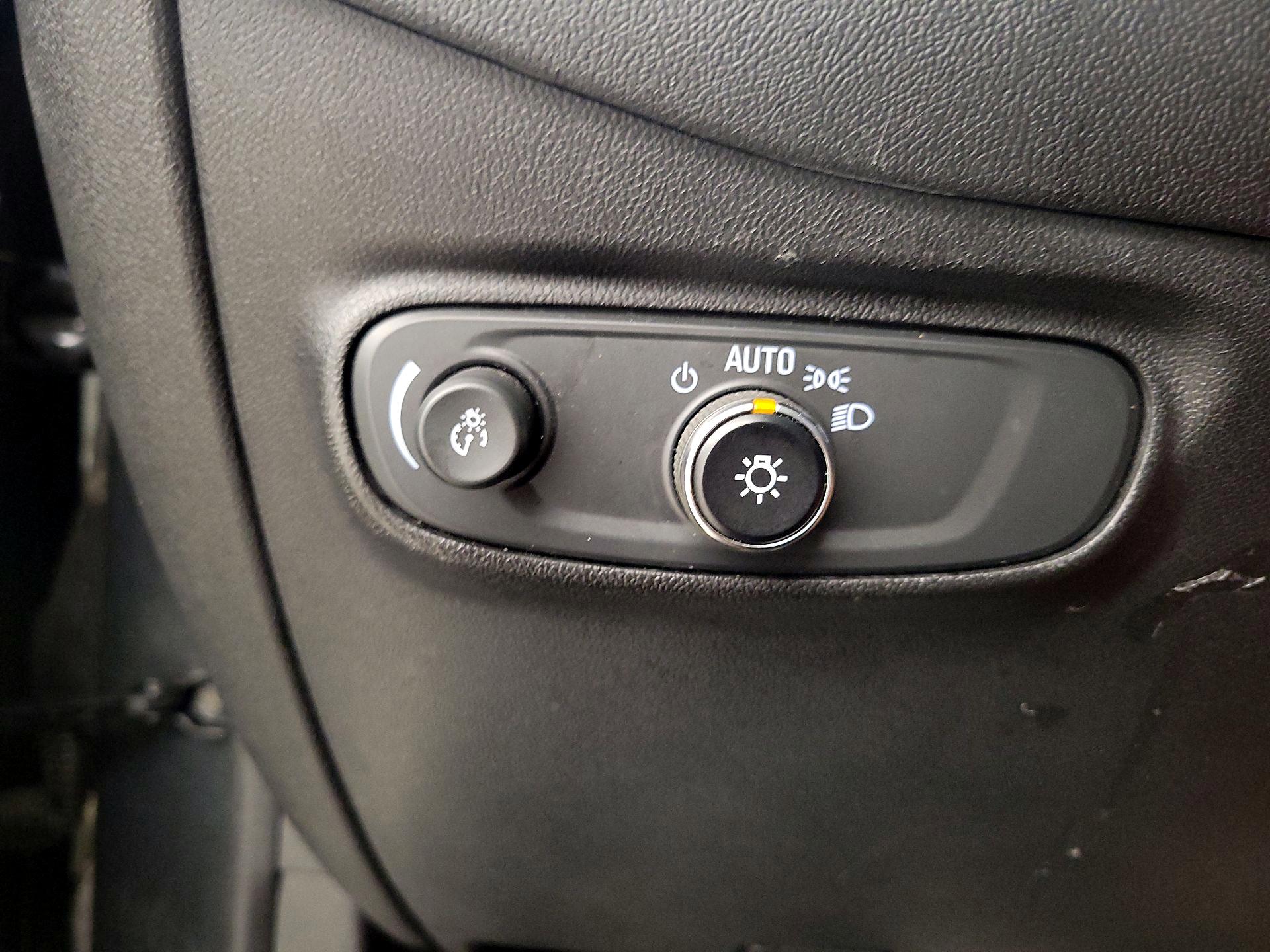 Thumbnail: 2020 Chevrolet Equinox - 13