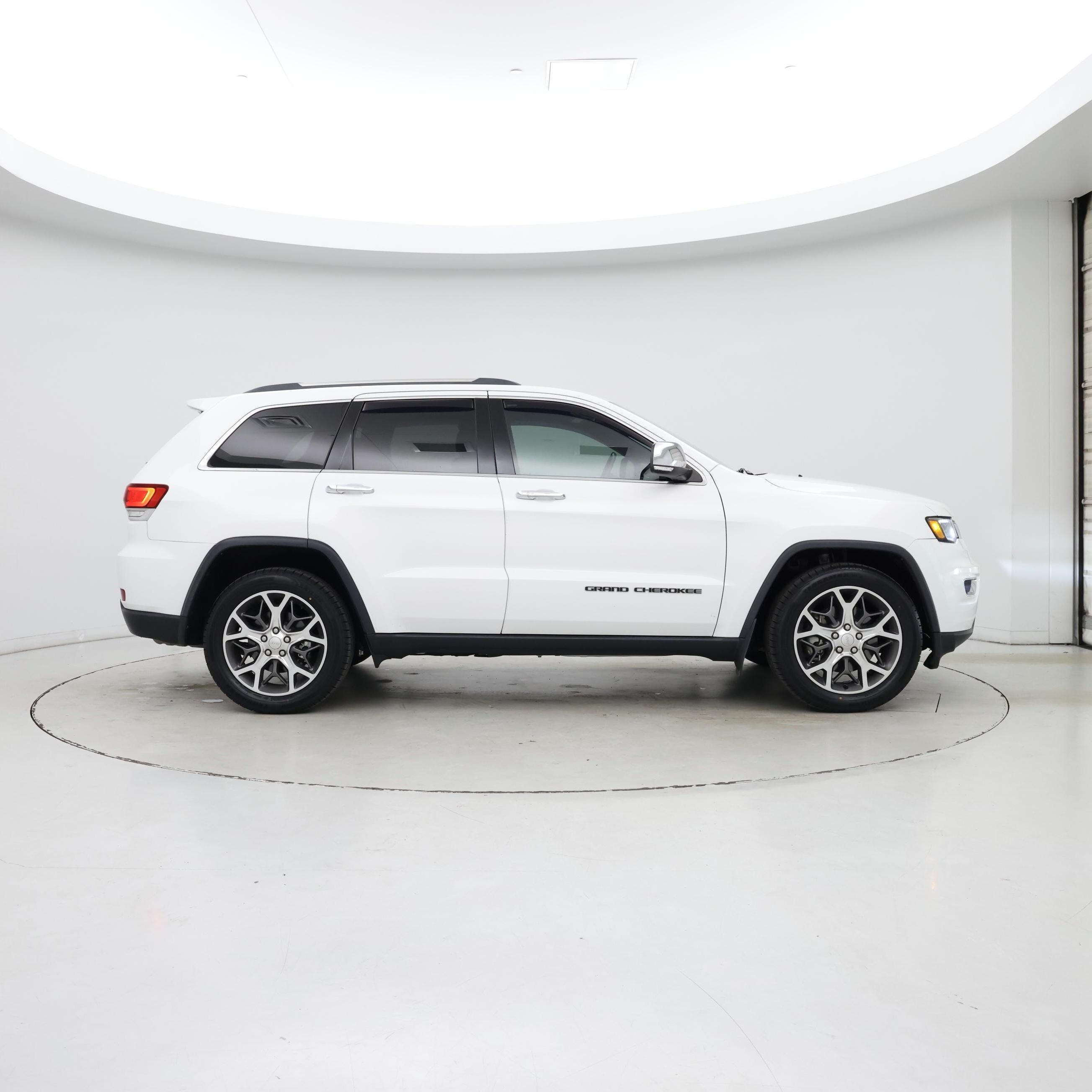 Thumbnail: 2021 Jeep Grand Cherokee - 7