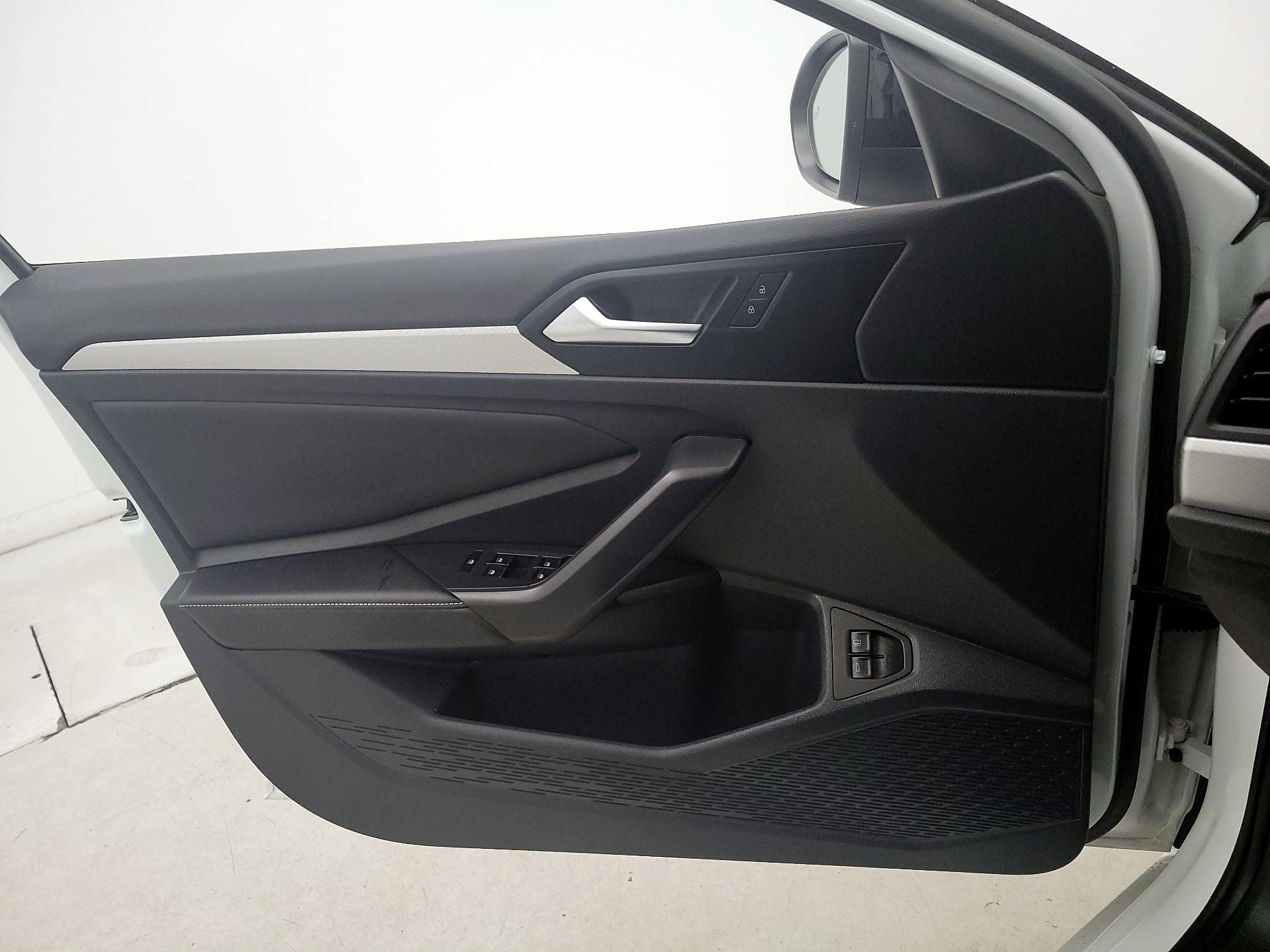 Thumbnail: 2024 Volkswagen Jetta - 12