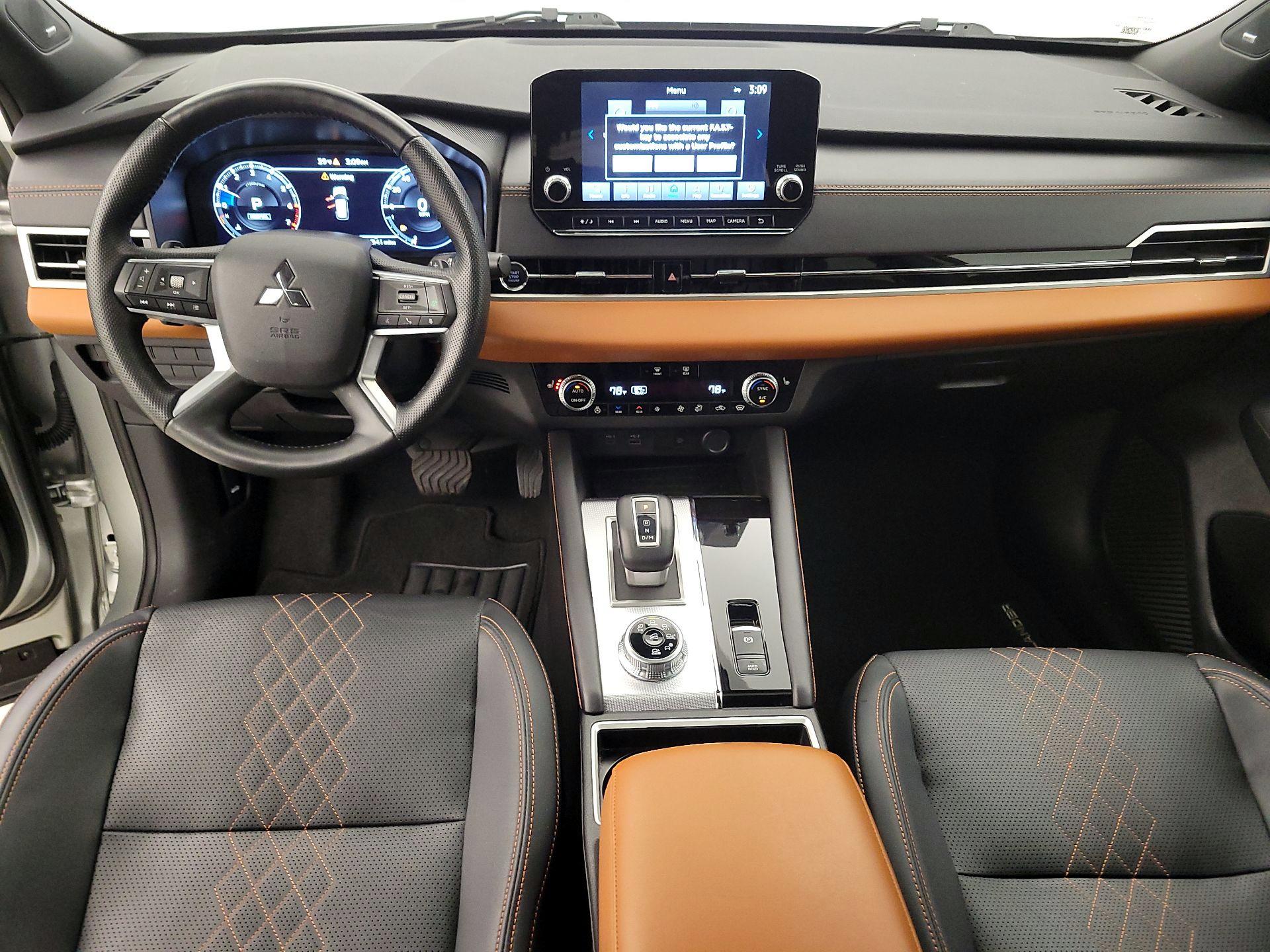 Thumbnail: 2024 Mitsubishi Outlander - 9