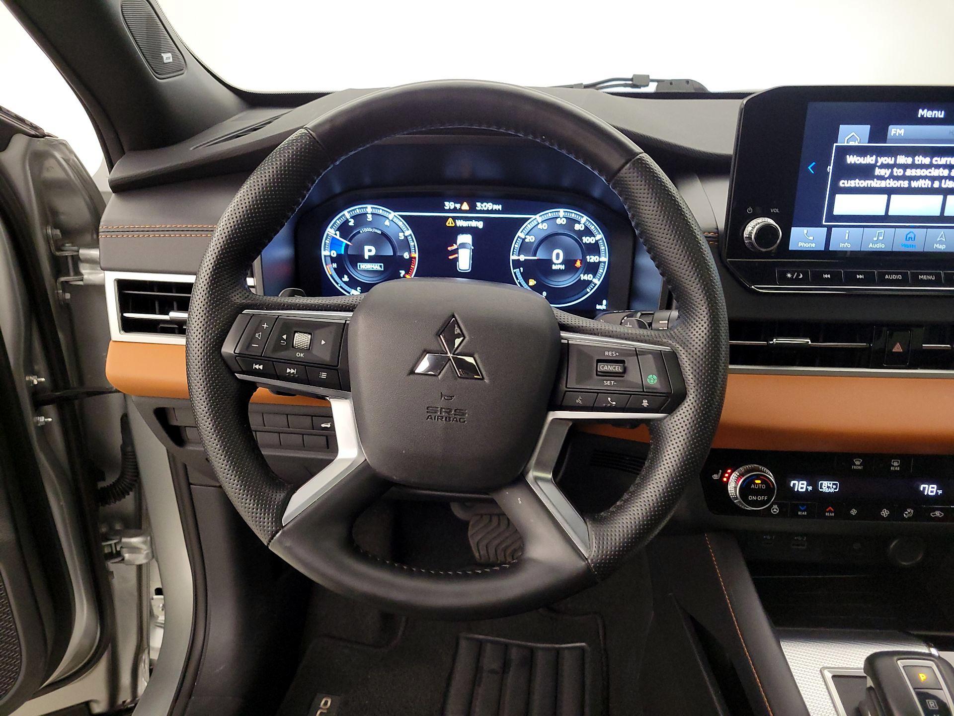 Thumbnail: 2024 Mitsubishi Outlander - 10