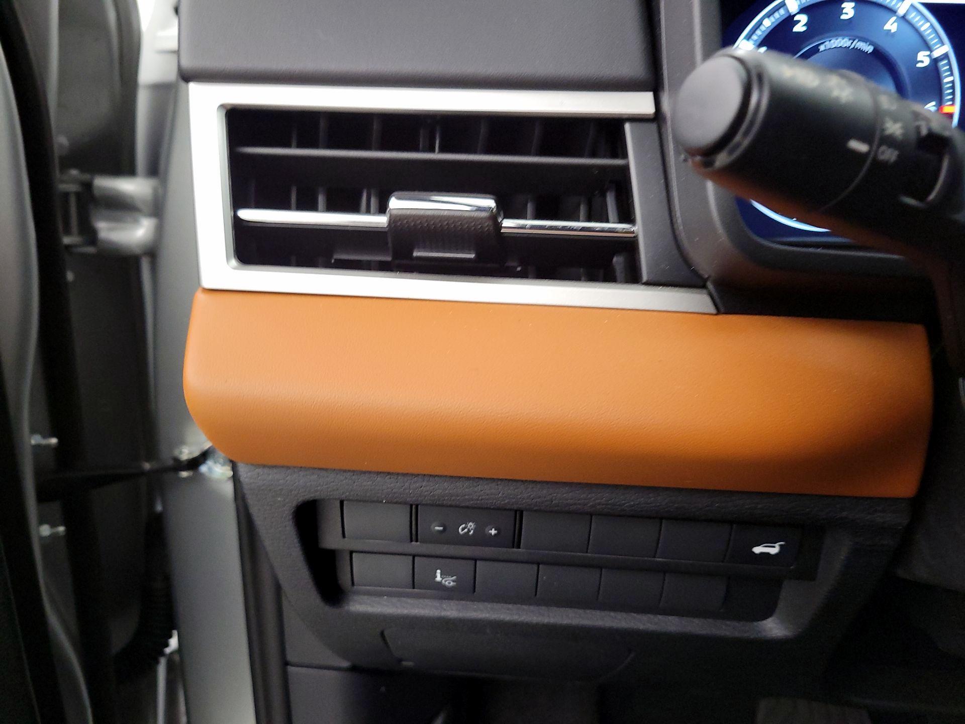 Thumbnail: 2024 Mitsubishi Outlander - 13