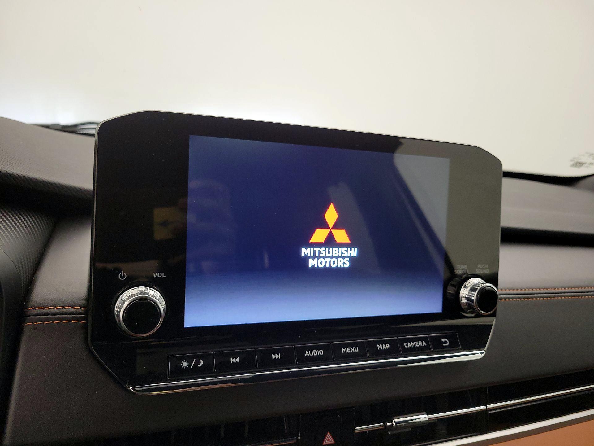 Thumbnail: 2024 Mitsubishi Outlander - 15