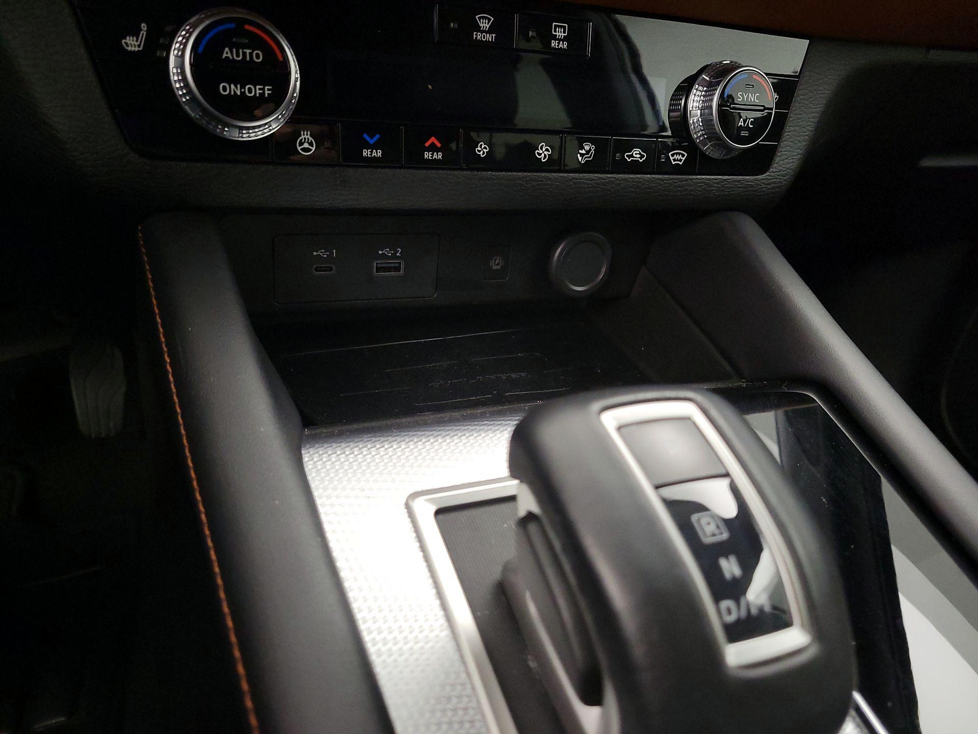 Thumbnail: 2024 Mitsubishi Outlander - 18