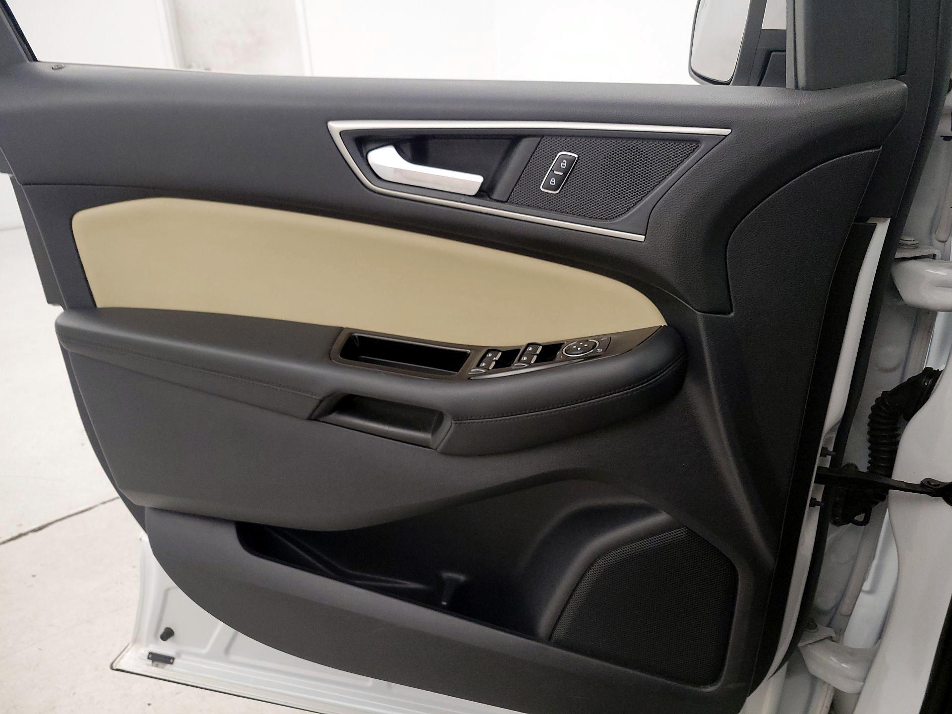 Thumbnail: 2019 Ford Edge - 12