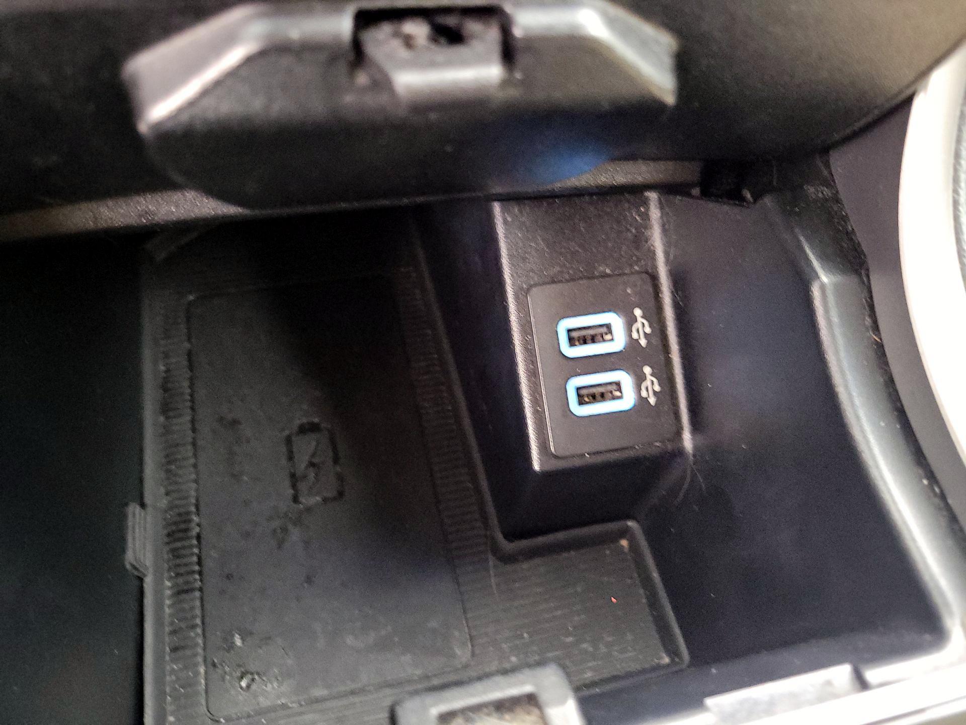 Thumbnail: 2019 Ford Edge - 18