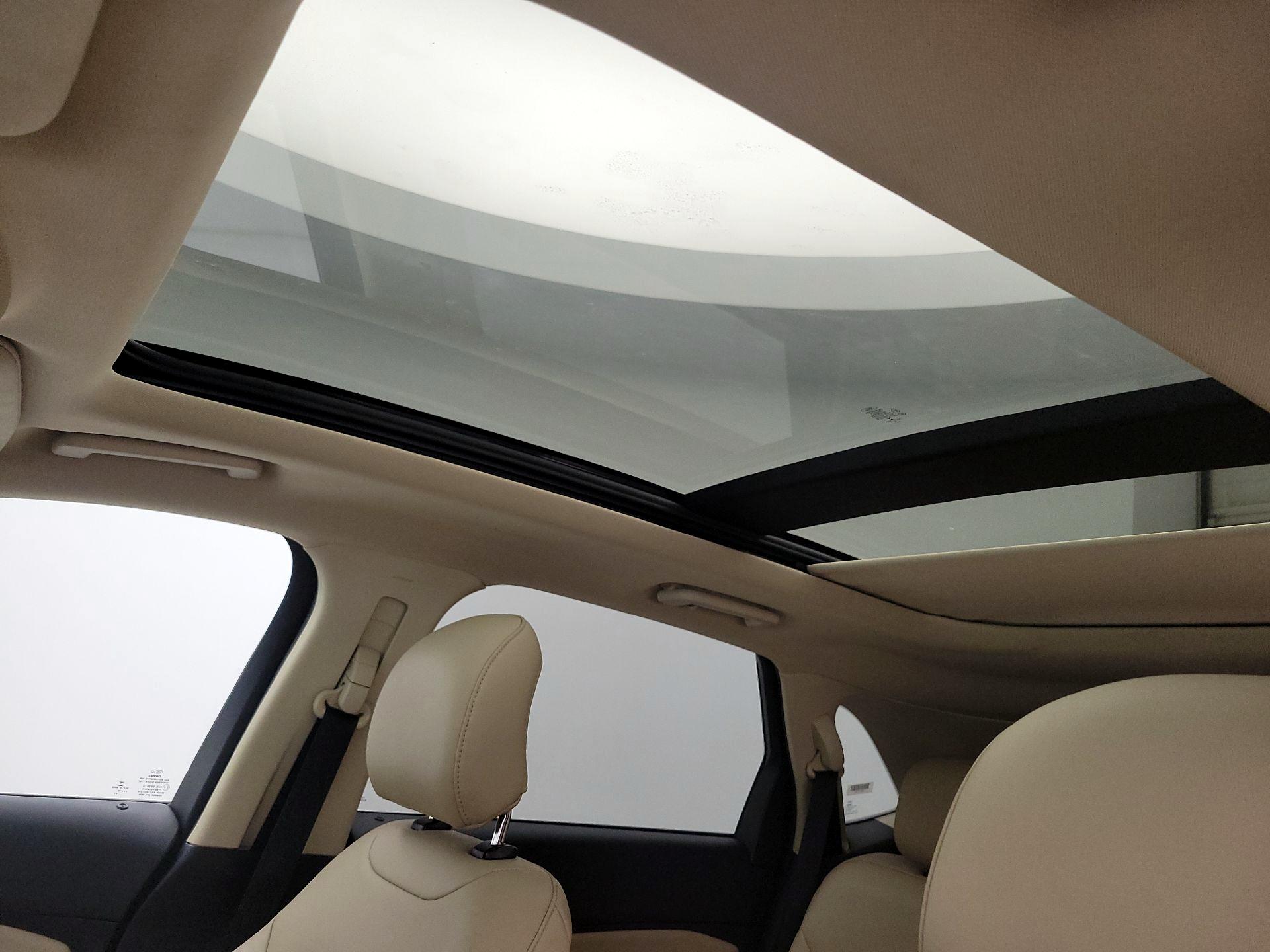 Thumbnail: 2019 Ford Edge - 19