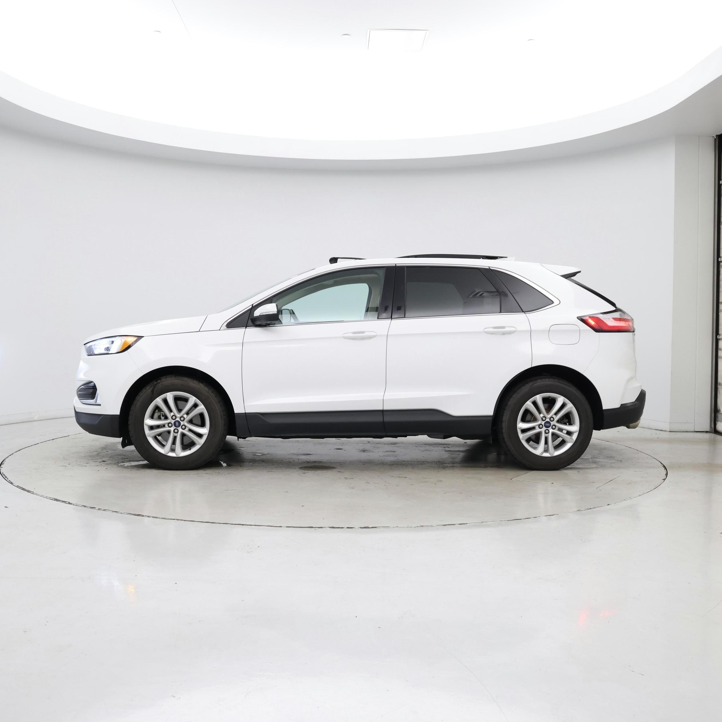 Thumbnail: 2019 Ford Edge - 3