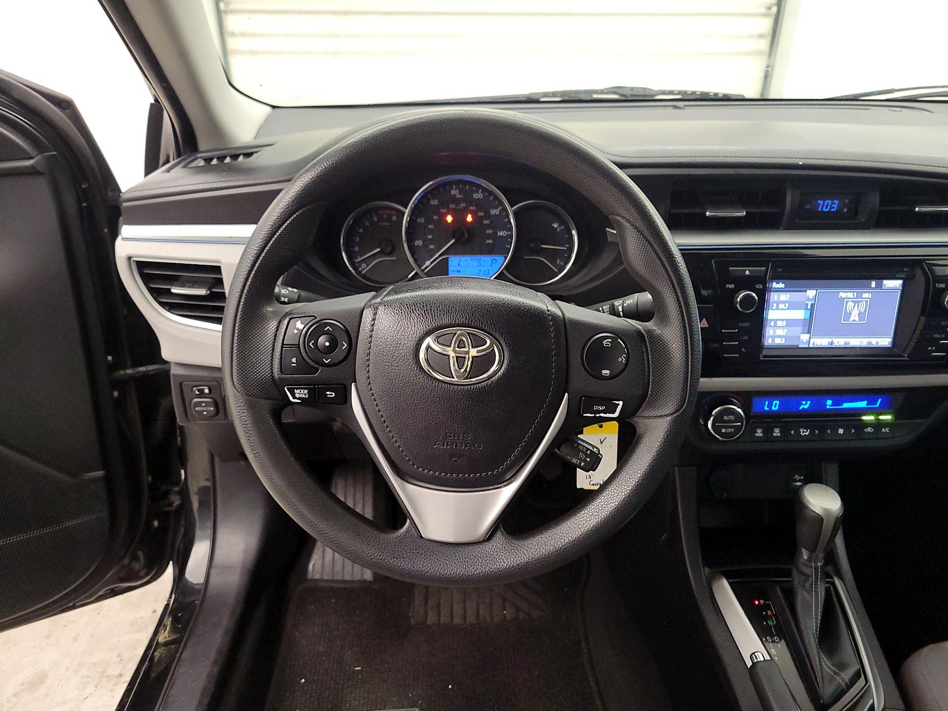 Thumbnail: 2015 Toyota Corolla - 10