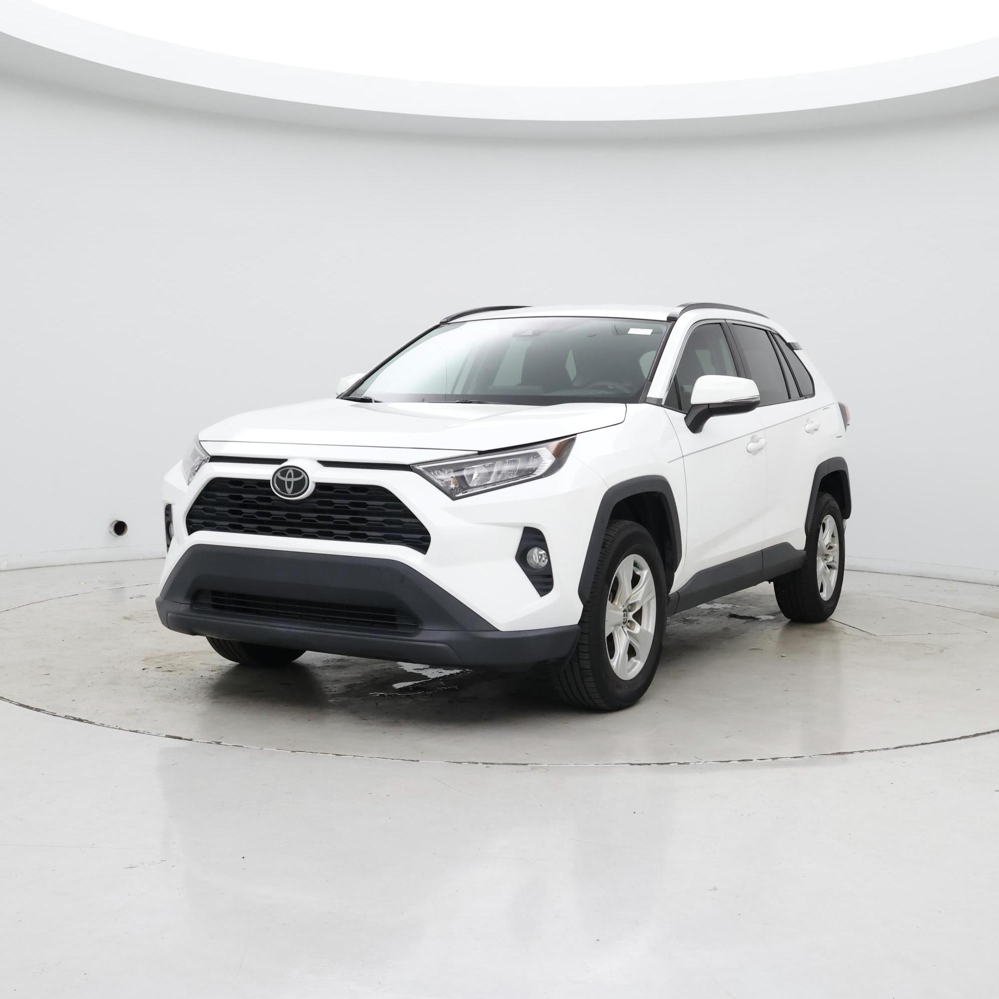 Thumbnail: 2021 Toyota RAV4 - 4