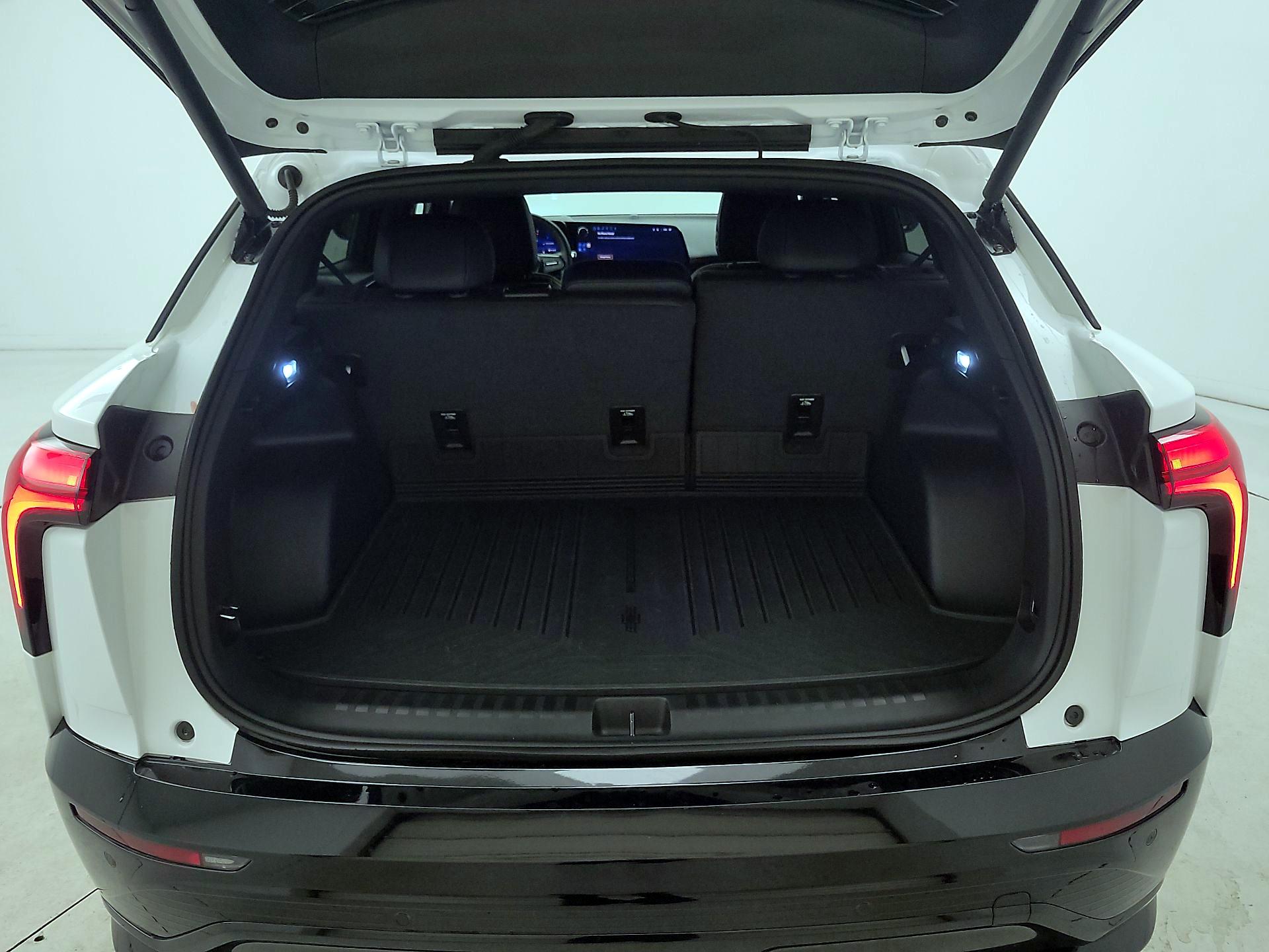 Thumbnail: 2024 Chevrolet Blazer EV - 20