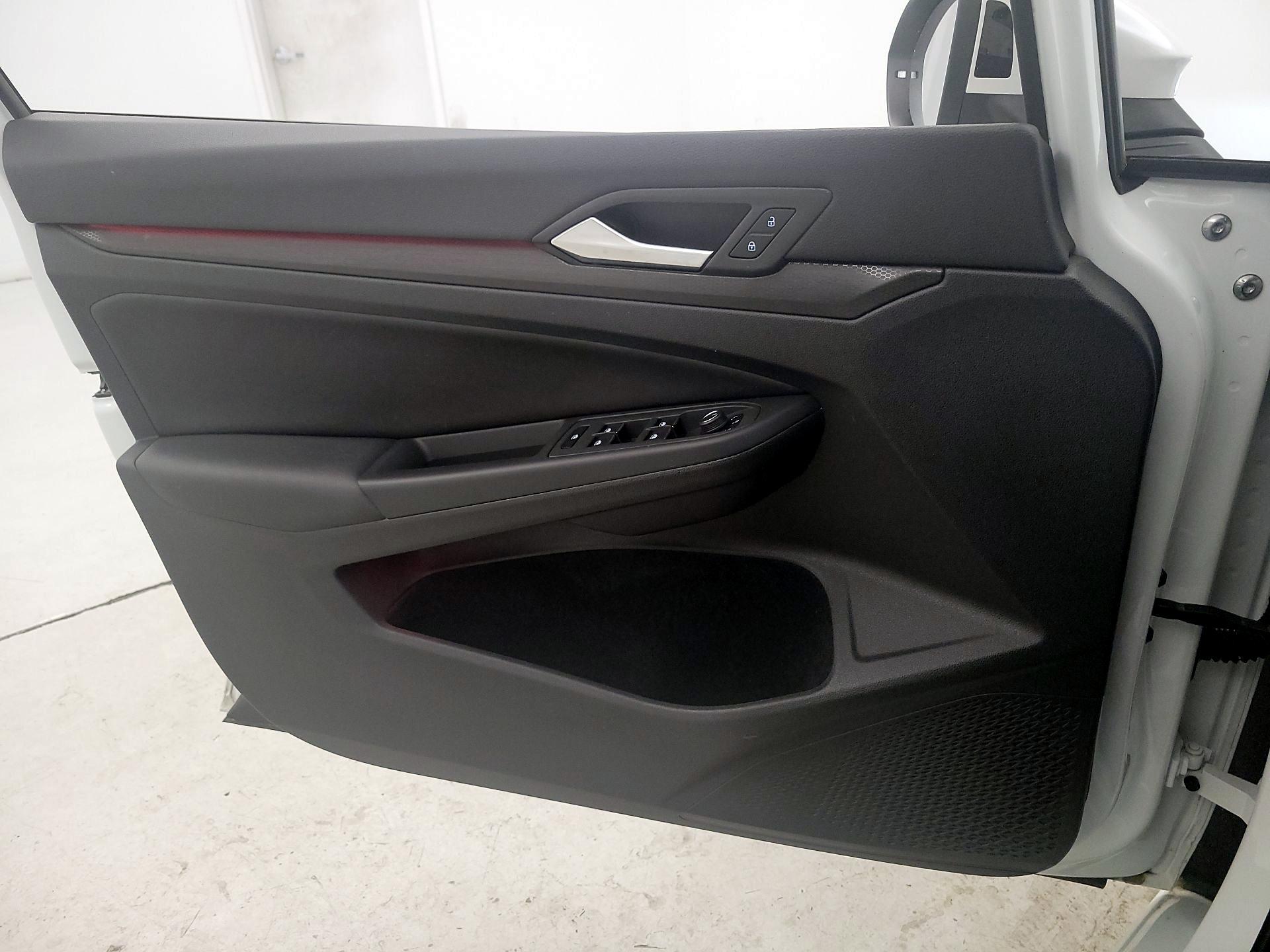 Thumbnail: 2024 Volkswagen Golf - 12