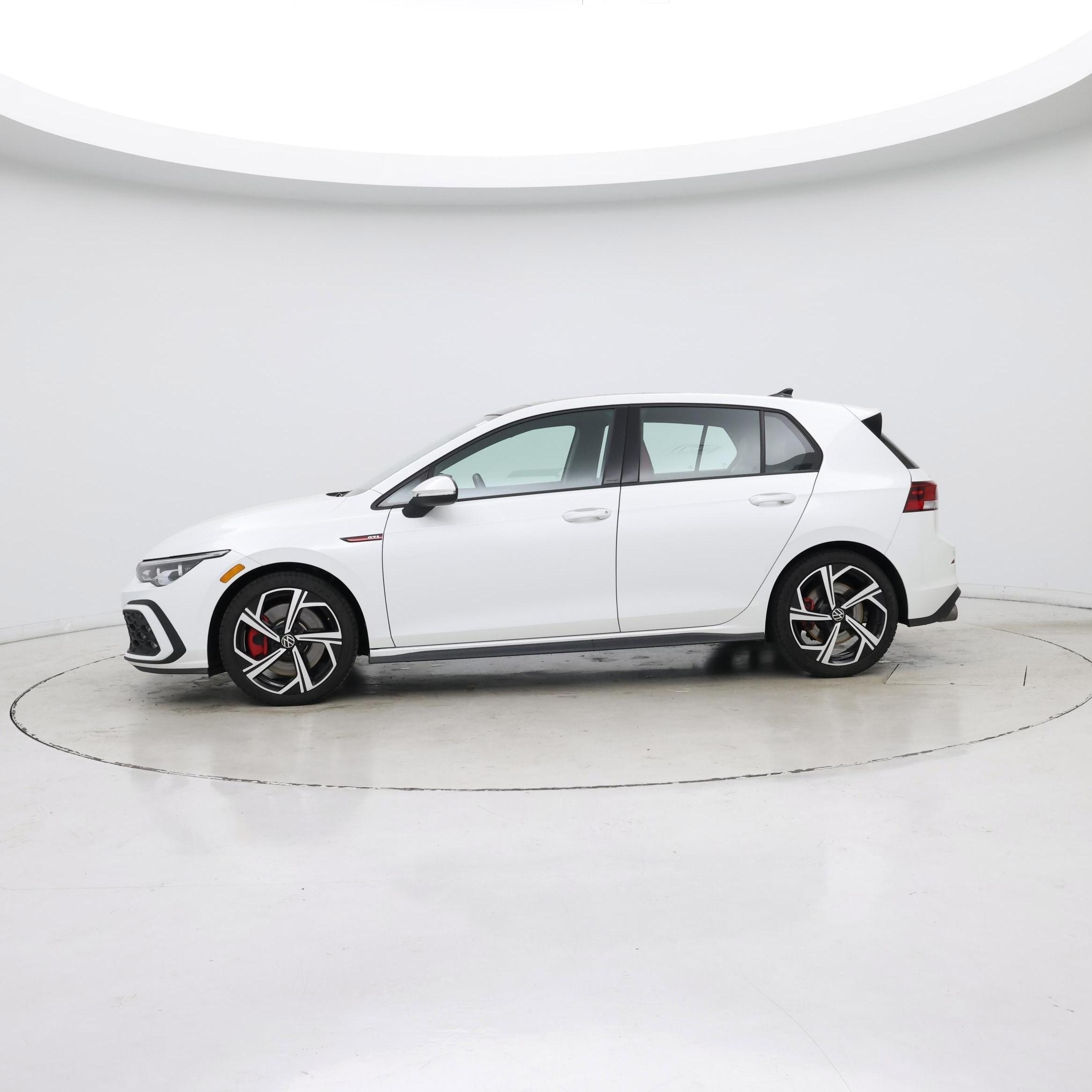 Thumbnail: 2024 Volkswagen Golf - 3