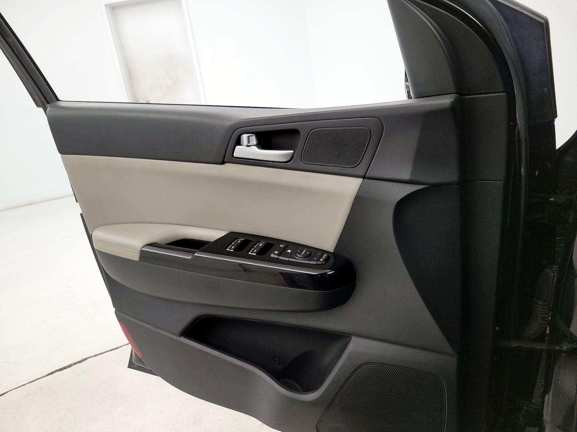 Thumbnail: 2018 Kia Sportage - 12