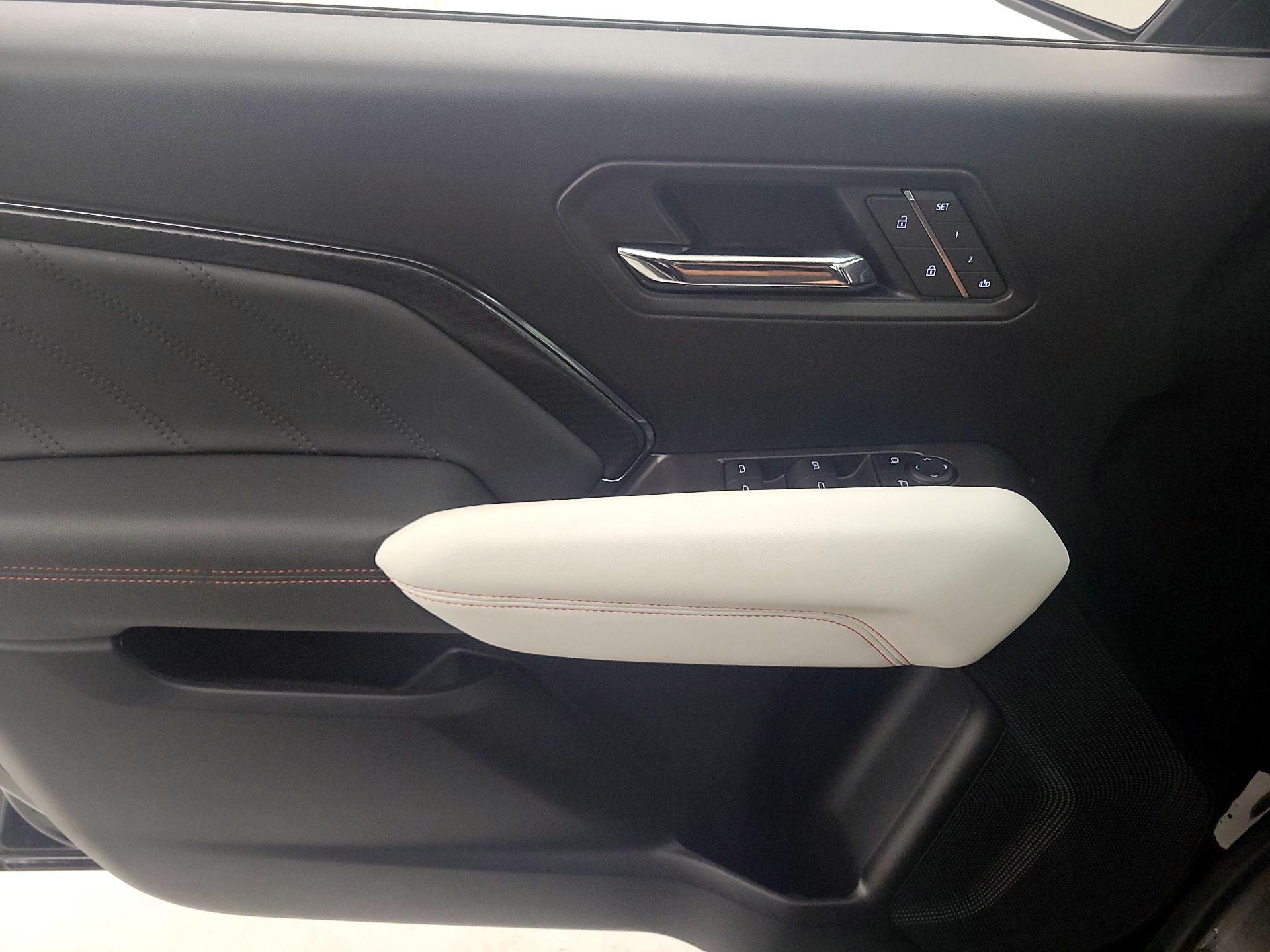 Thumbnail: 2025 GMC Canyon - 12