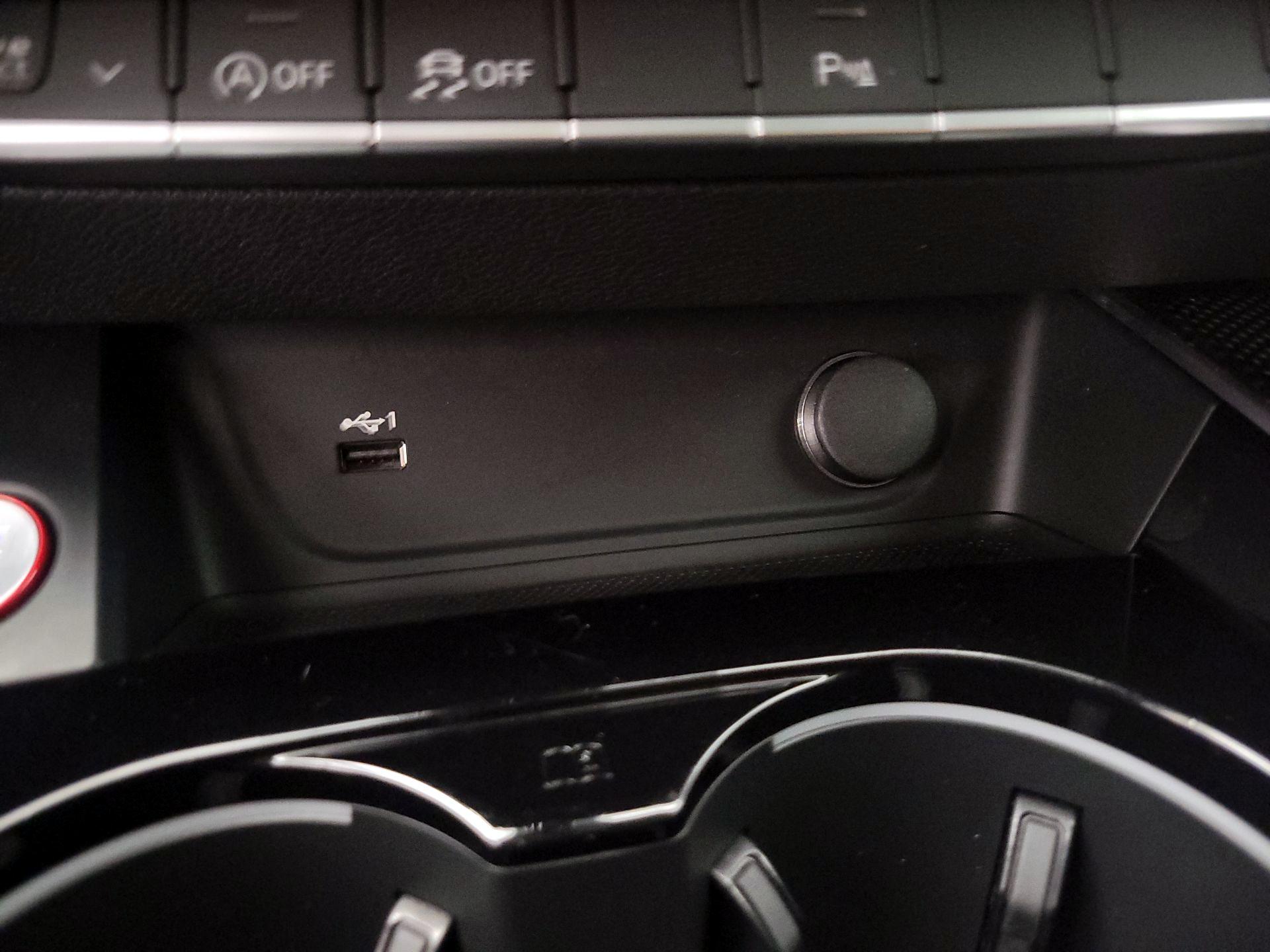 Thumbnail: 2020 Audi S4 - 18