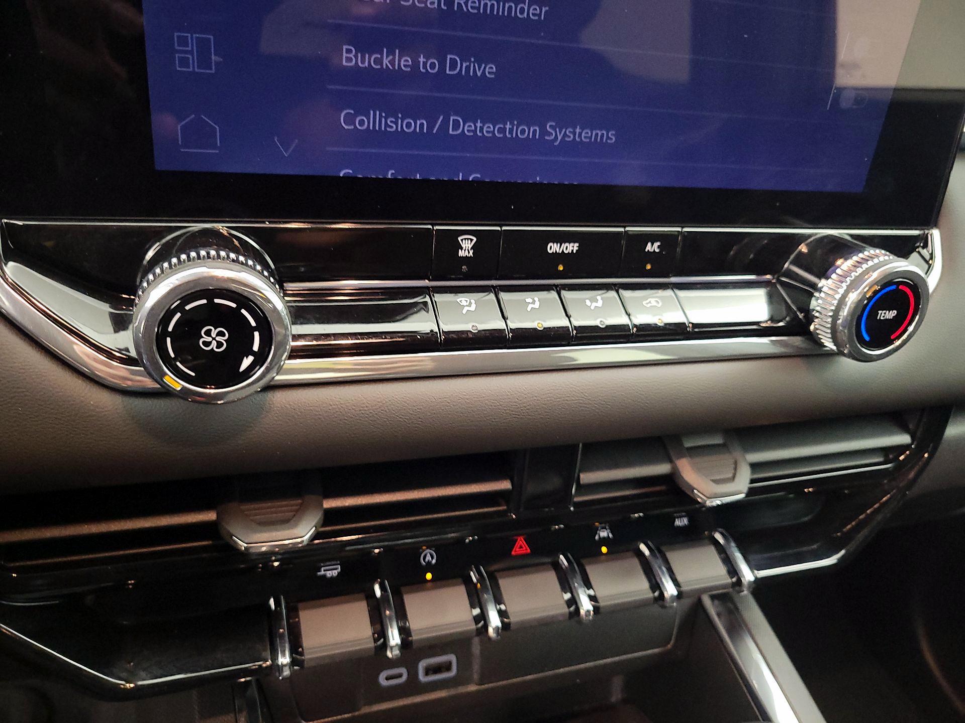 Thumbnail: 2024 GMC Canyon - 16