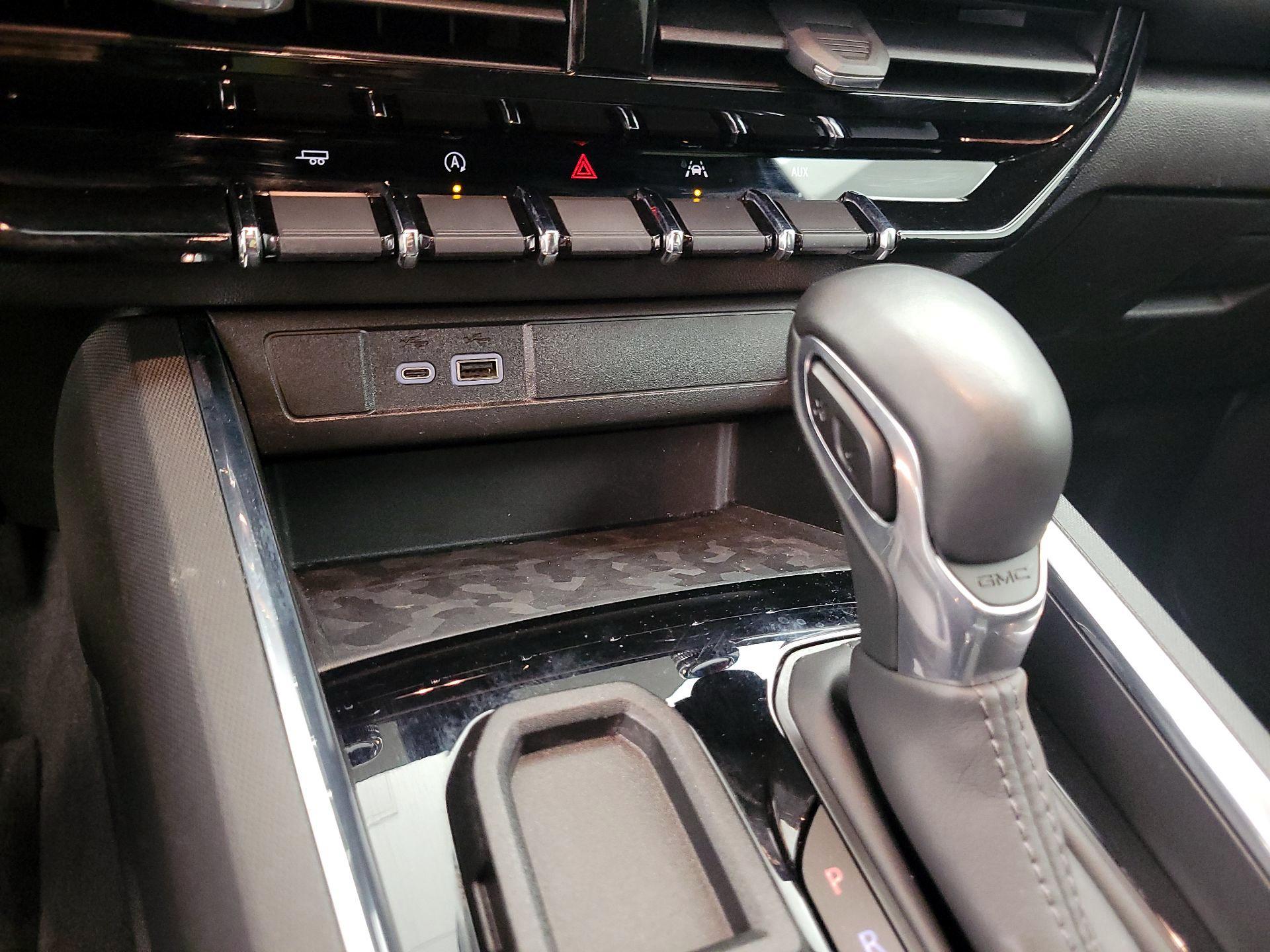 Thumbnail: 2024 GMC Canyon - 18