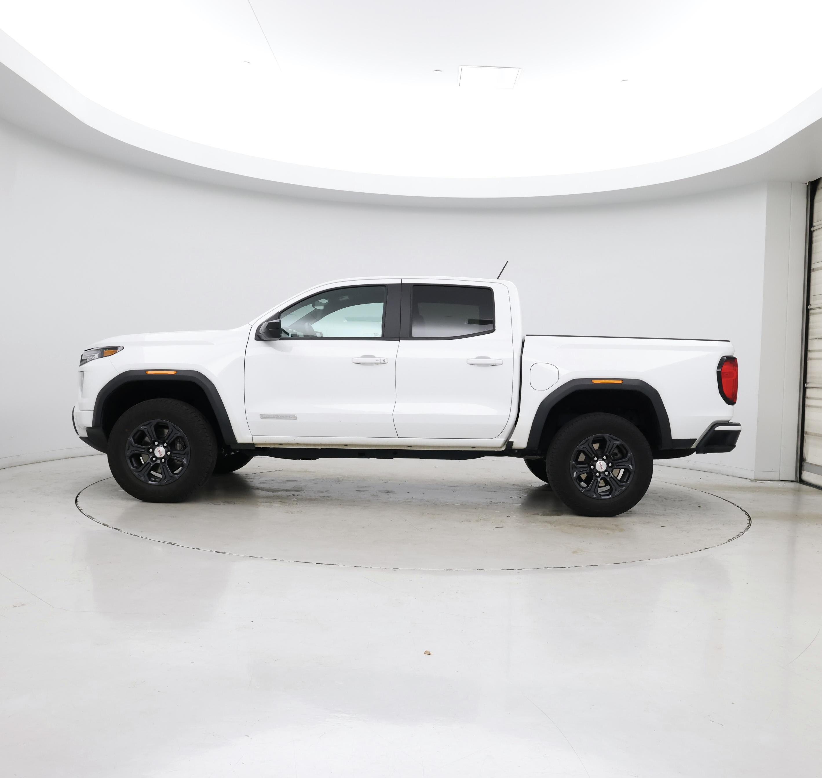 Thumbnail: 2024 GMC Canyon - 3