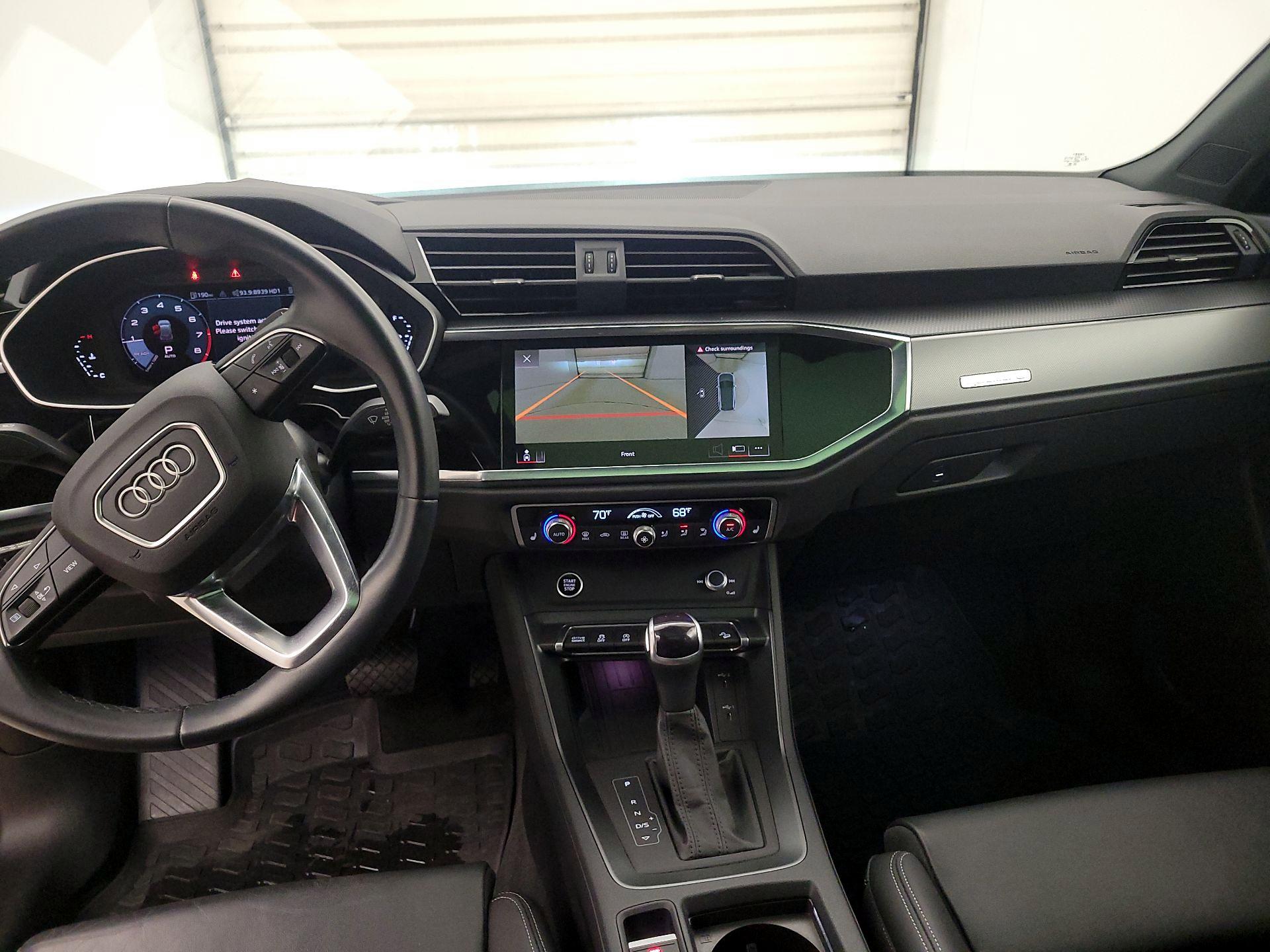 Thumbnail: 2024 Audi Q3 - 9