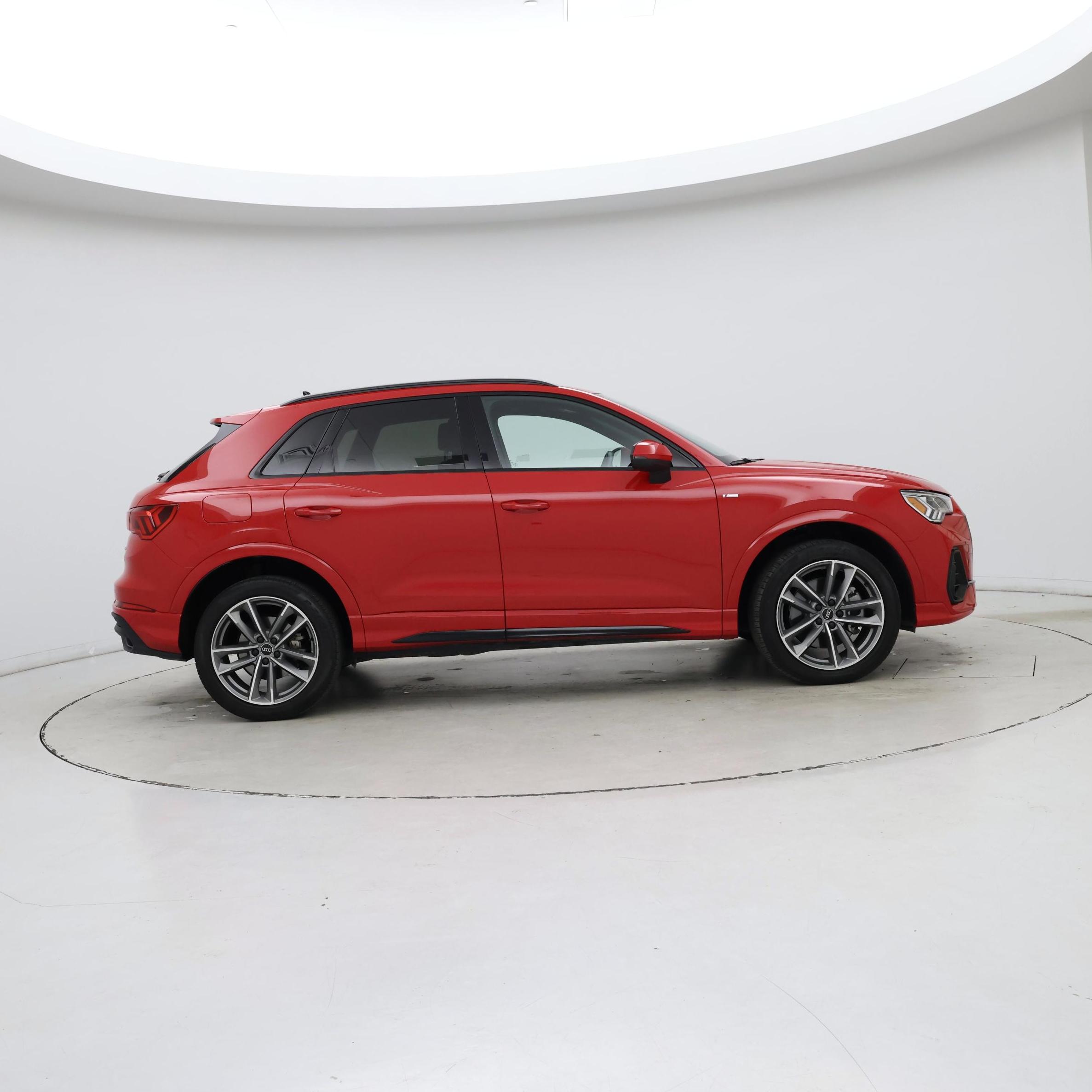 Thumbnail: 2024 Audi Q3 - 7