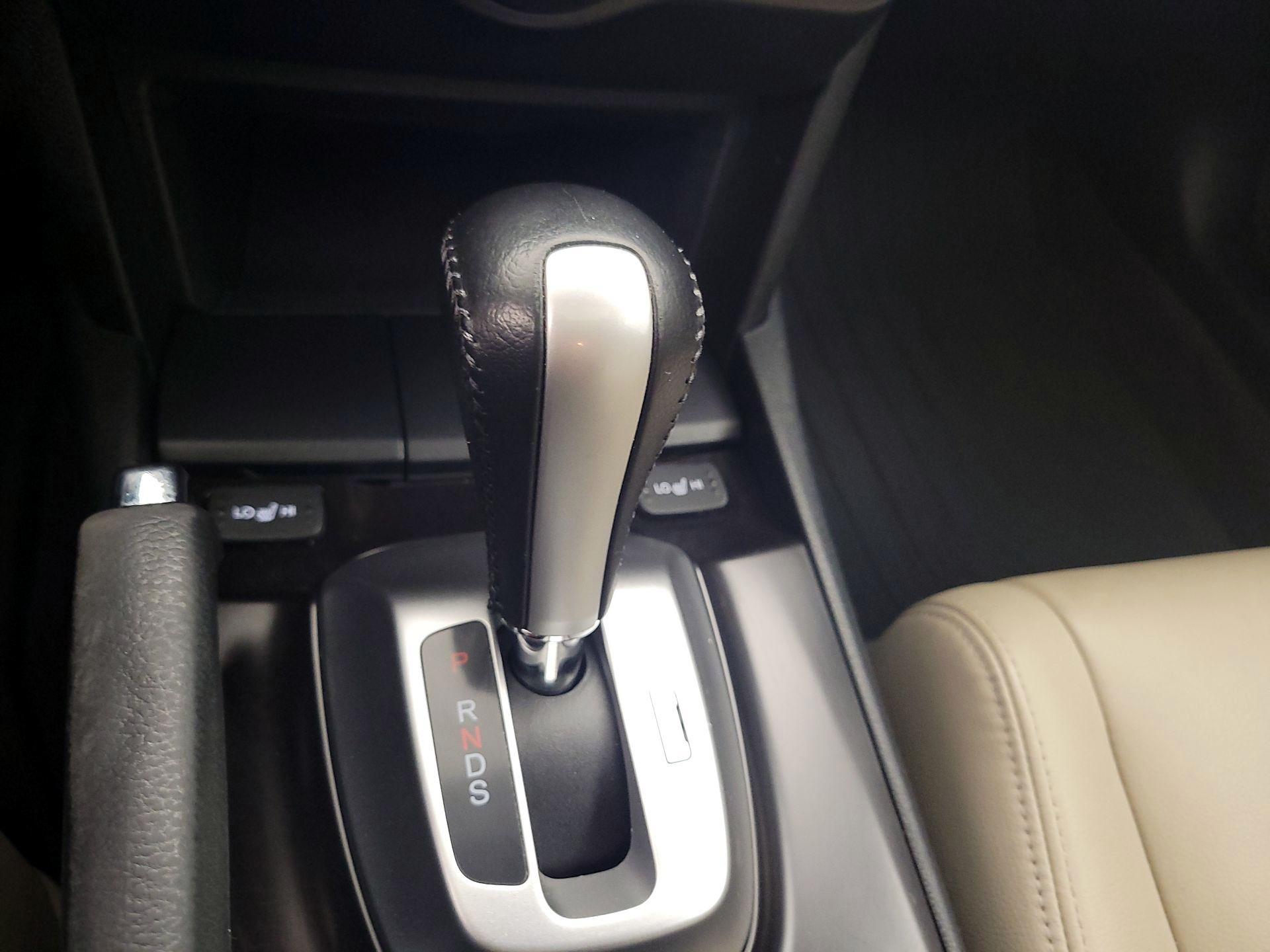 Thumbnail: 2015 Honda Accord Crosstour - 17