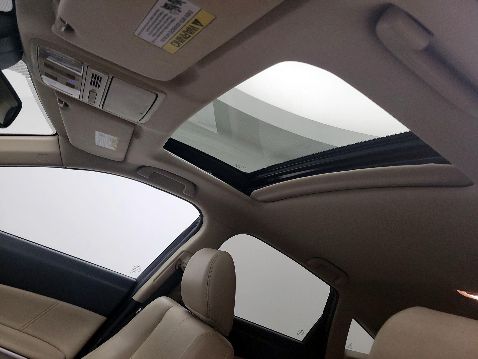 Thumbnail: 2015 Honda Accord Crosstour - 18