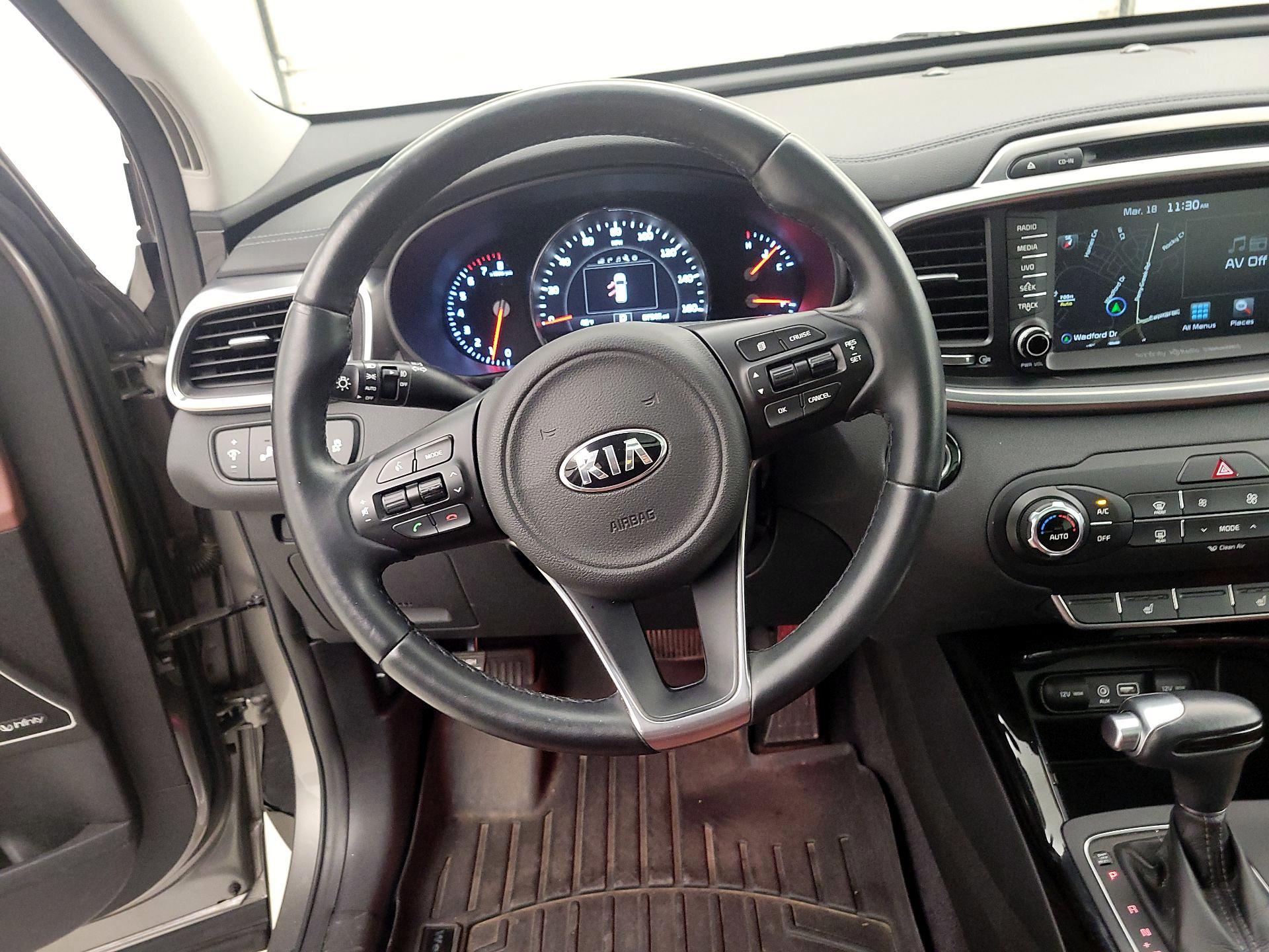 Thumbnail: 2017 Kia Sorento - 10