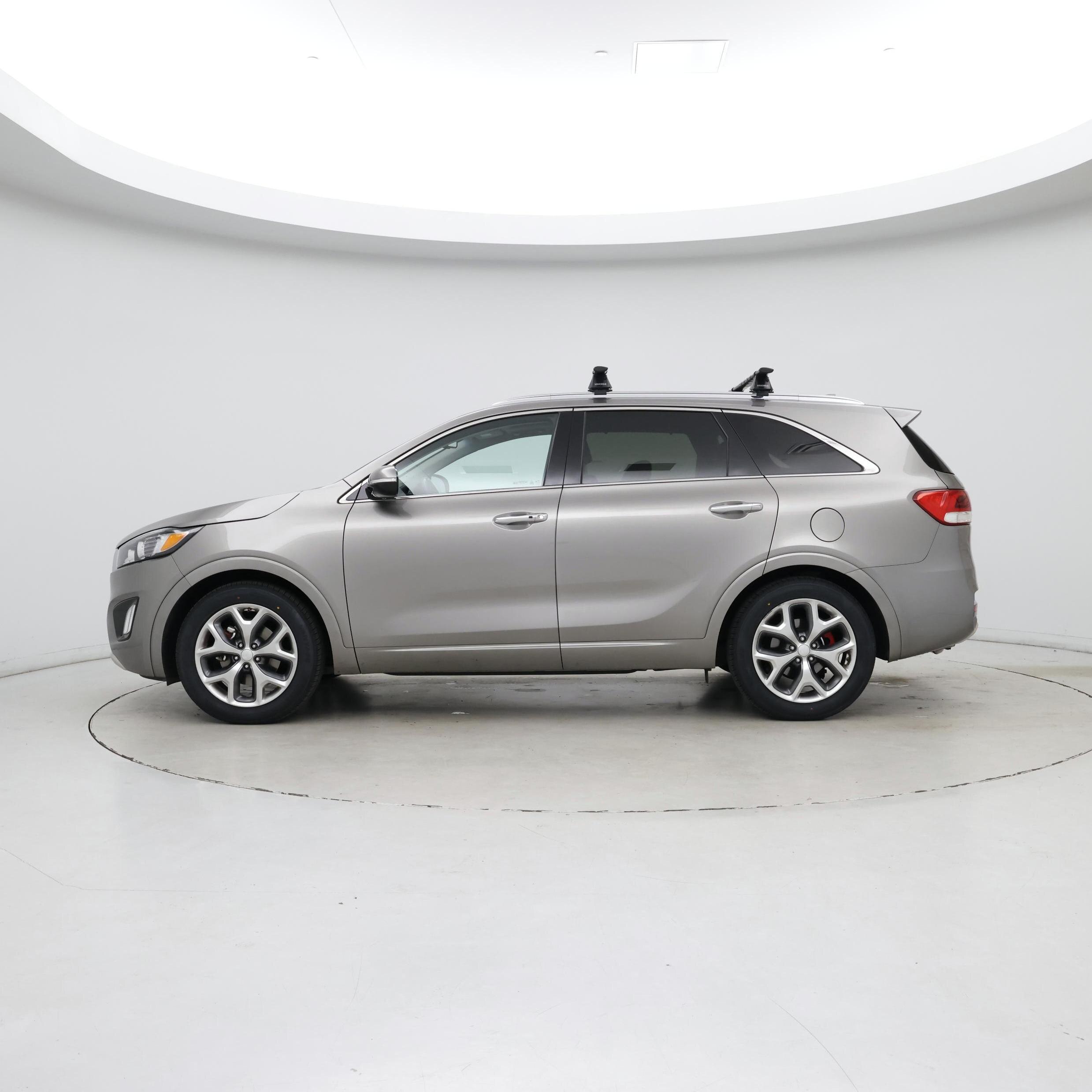 Thumbnail: 2017 Kia Sorento - 3