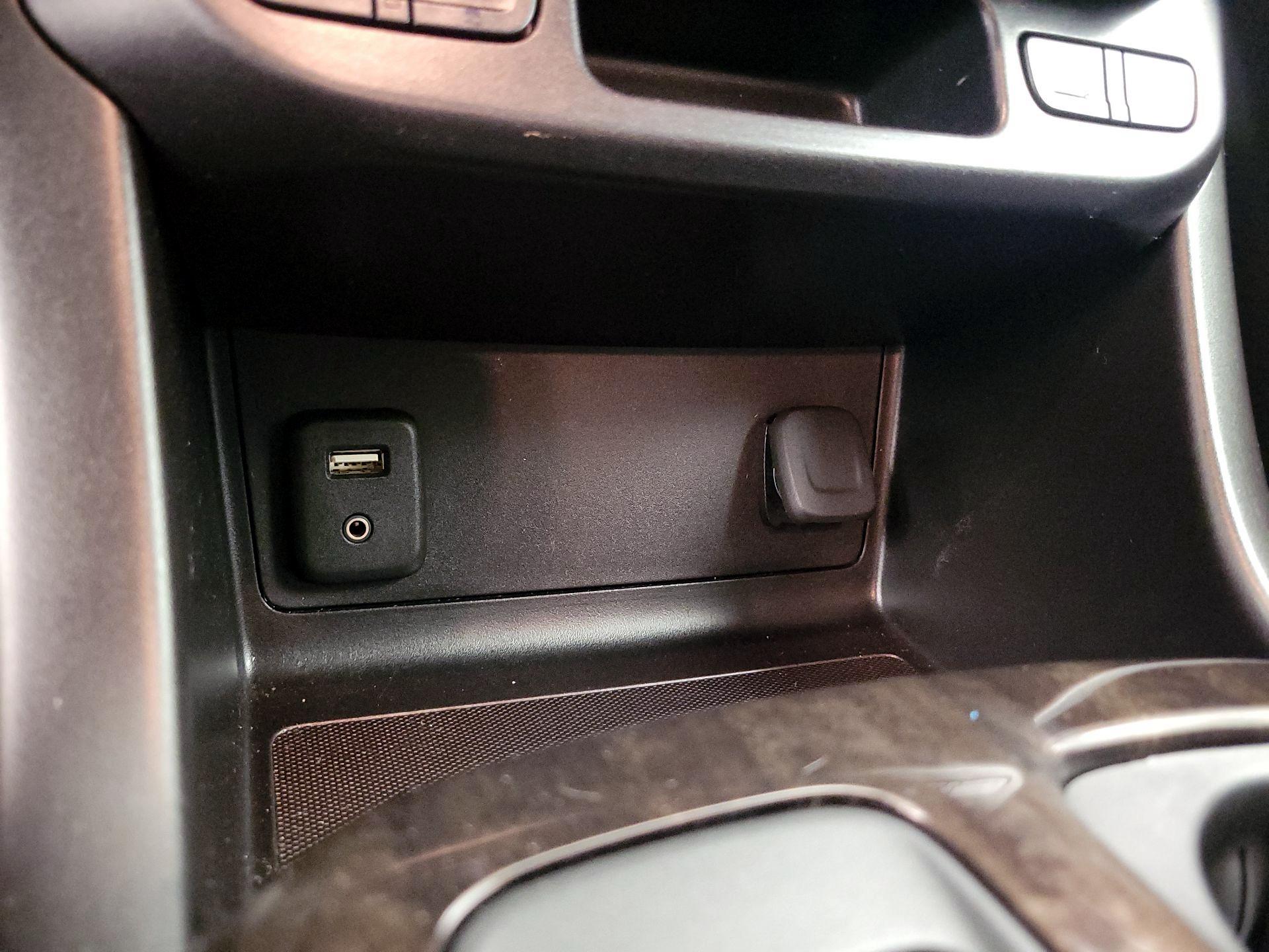 Thumbnail: 2018 GMC Canyon - 18