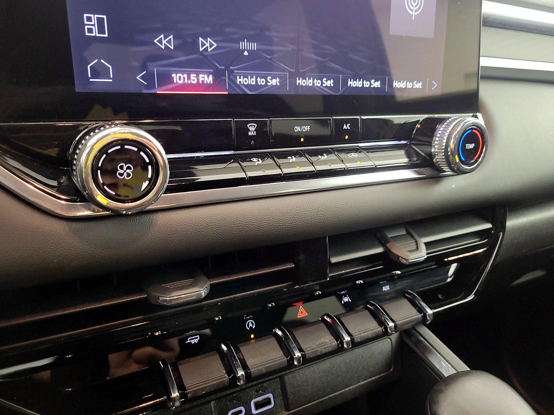 Thumbnail: 2024 GMC Canyon - 16