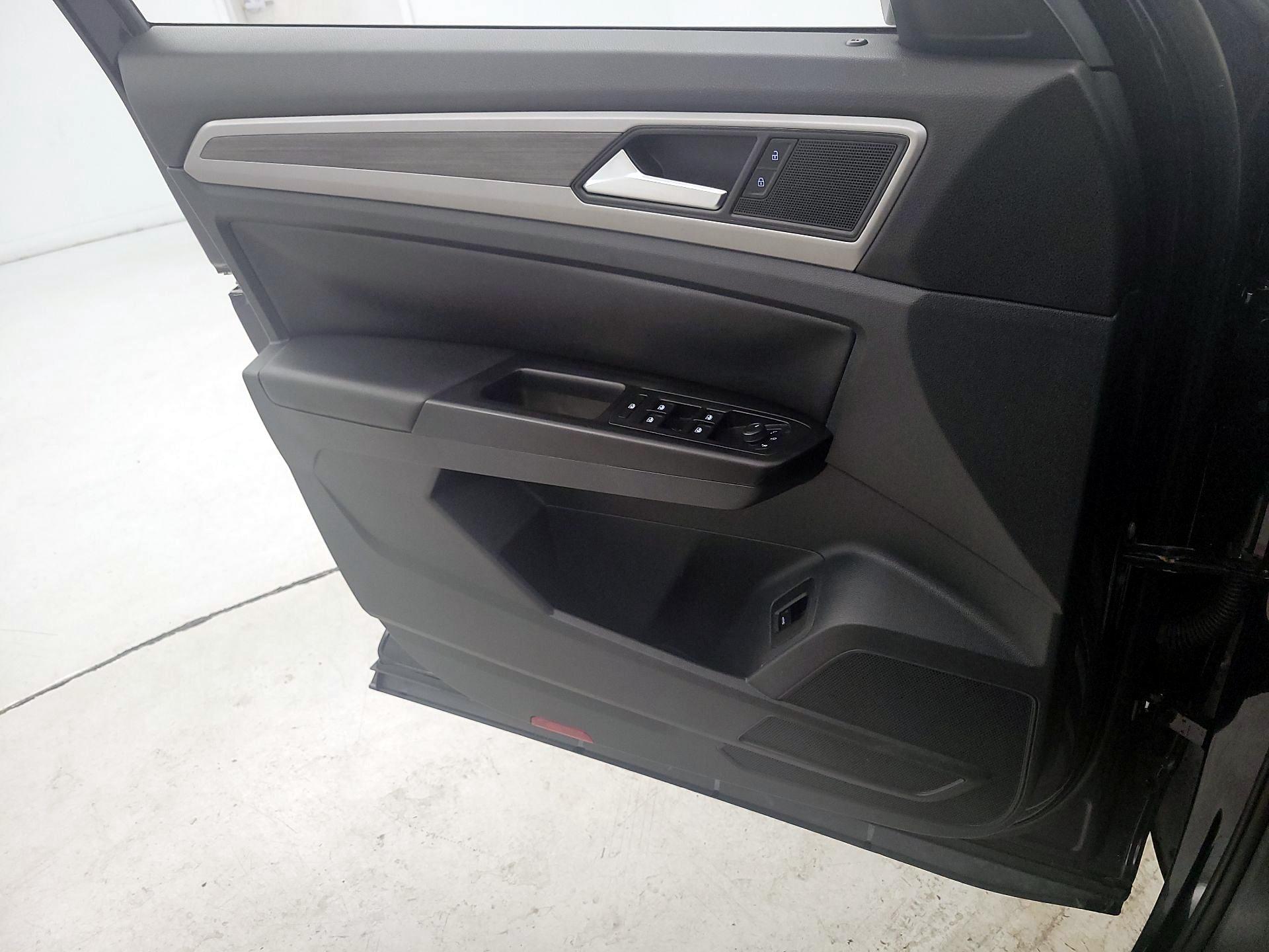 Thumbnail: 2021 Volkswagen Atlas - 12