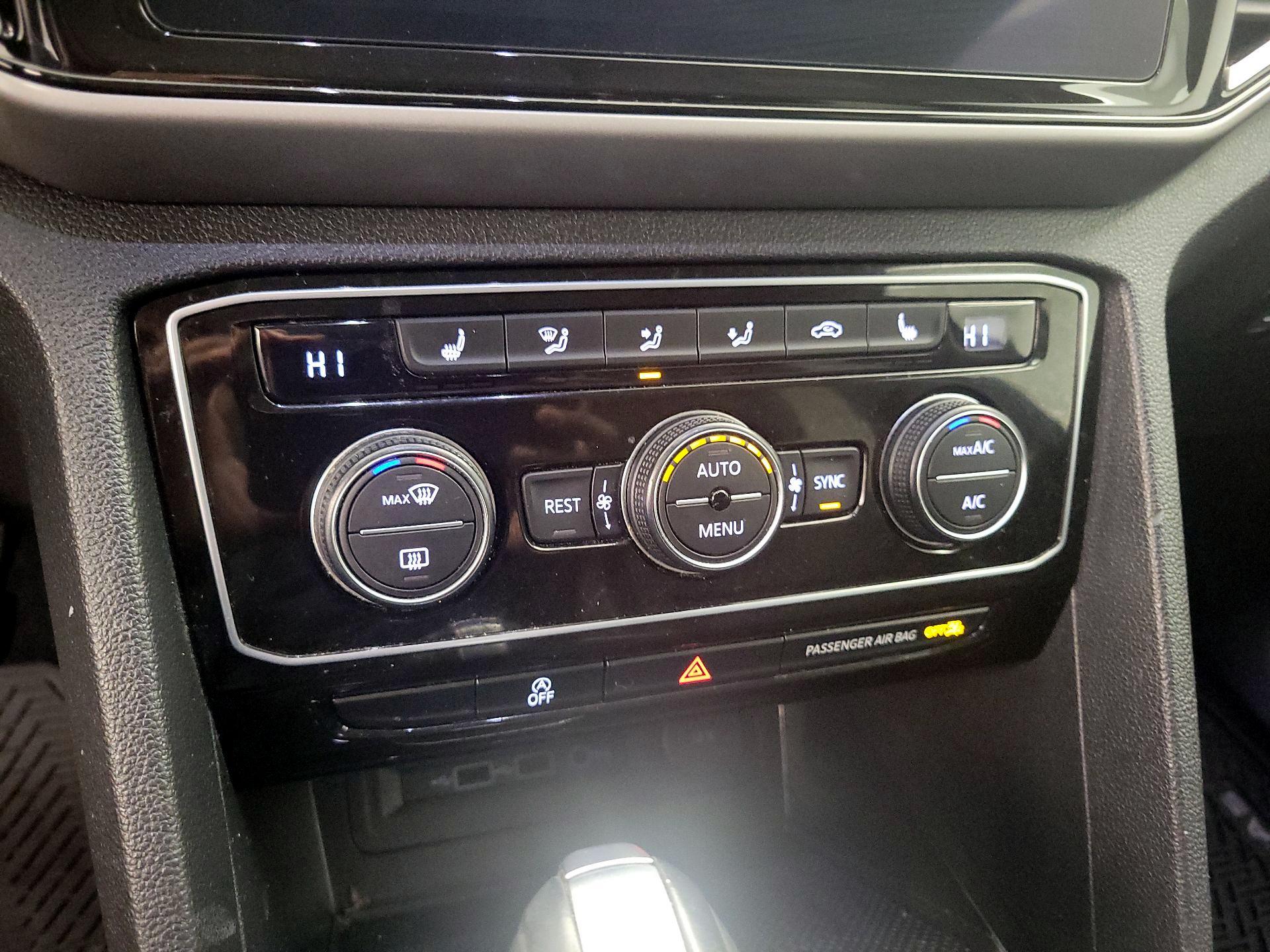 Thumbnail: 2021 Volkswagen Atlas - 14