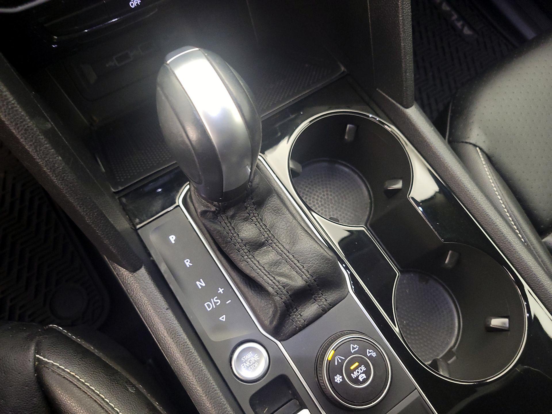 Thumbnail: 2021 Volkswagen Atlas - 15