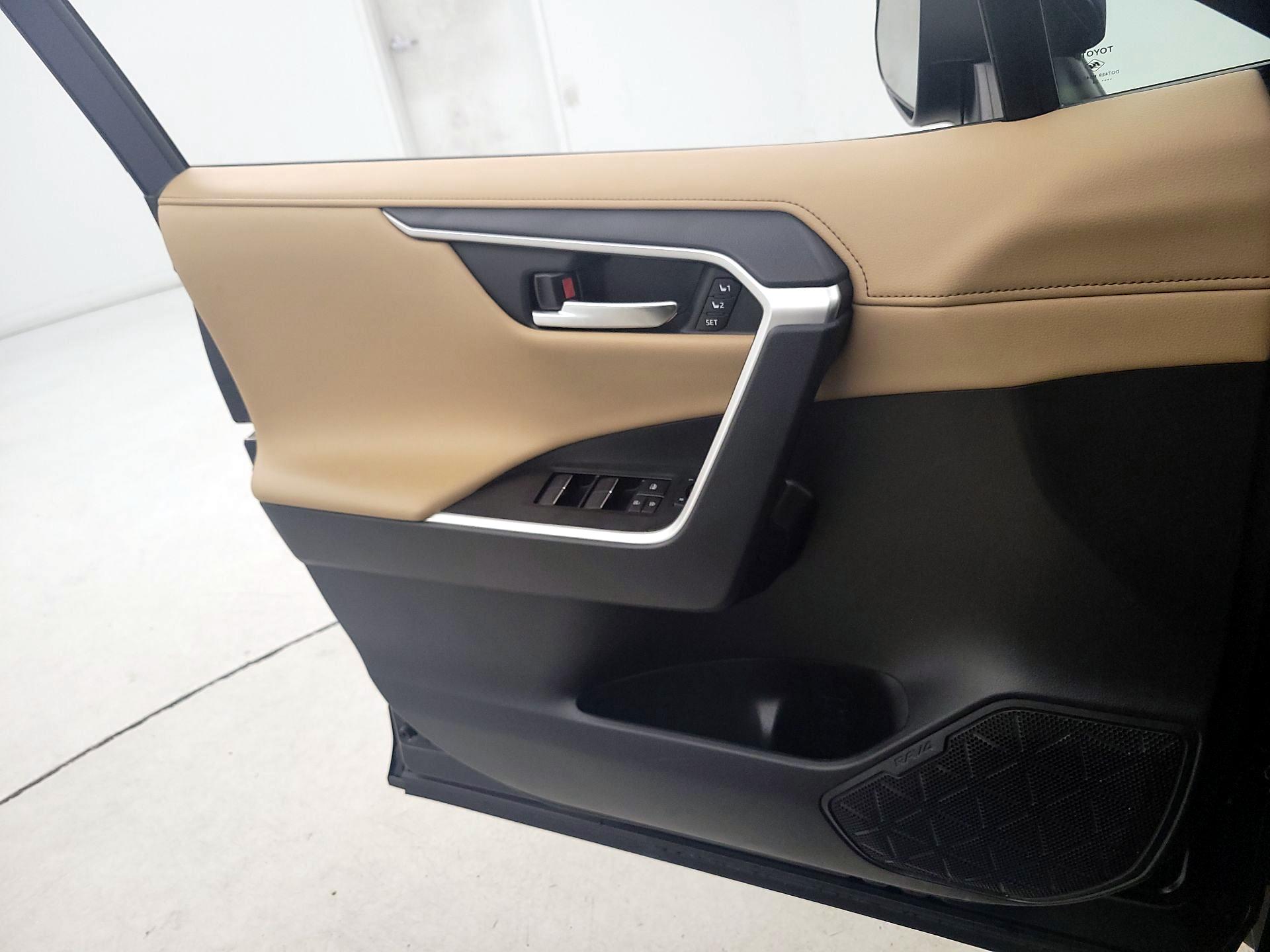 Thumbnail: 2024 Toyota RAV4 - 12