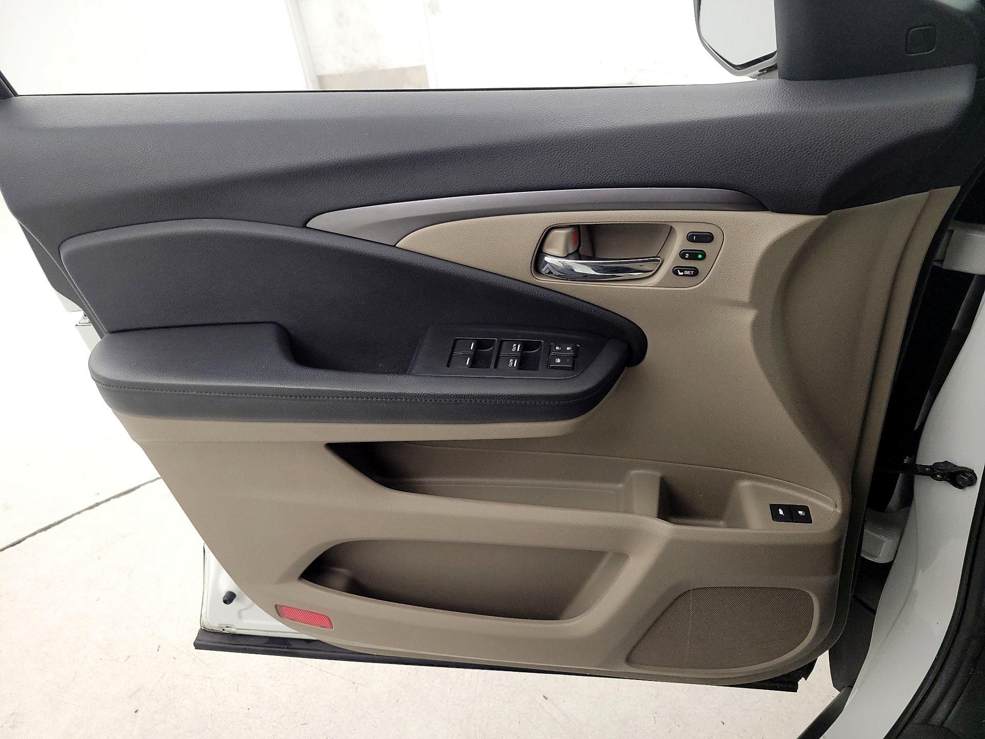 Thumbnail: 2021 Honda Pilot - 12