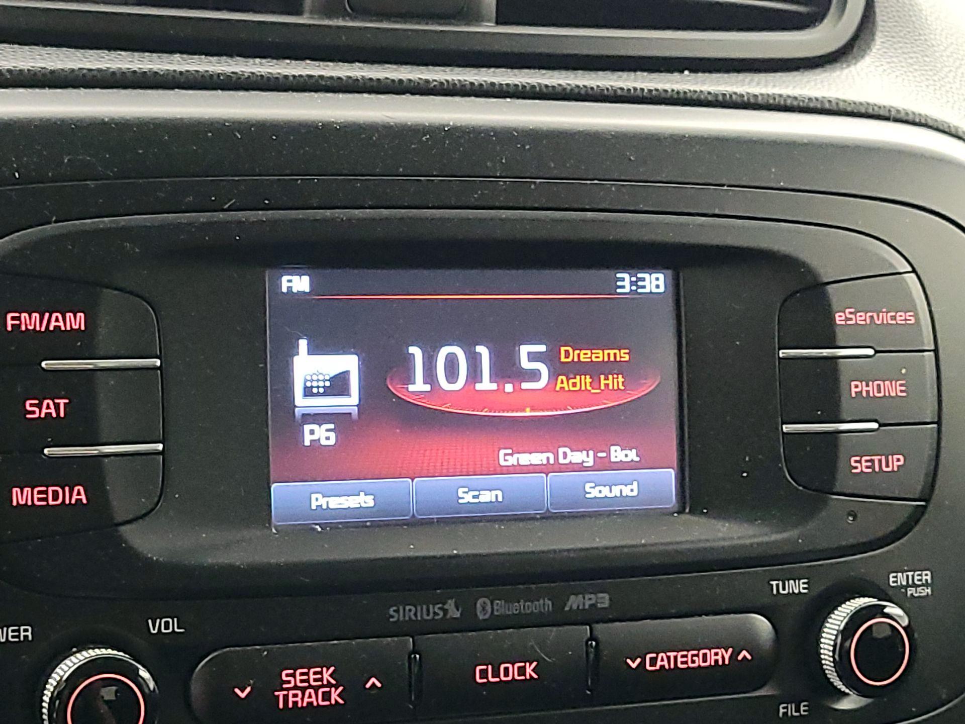 Thumbnail: 2015 Kia Soul - 15