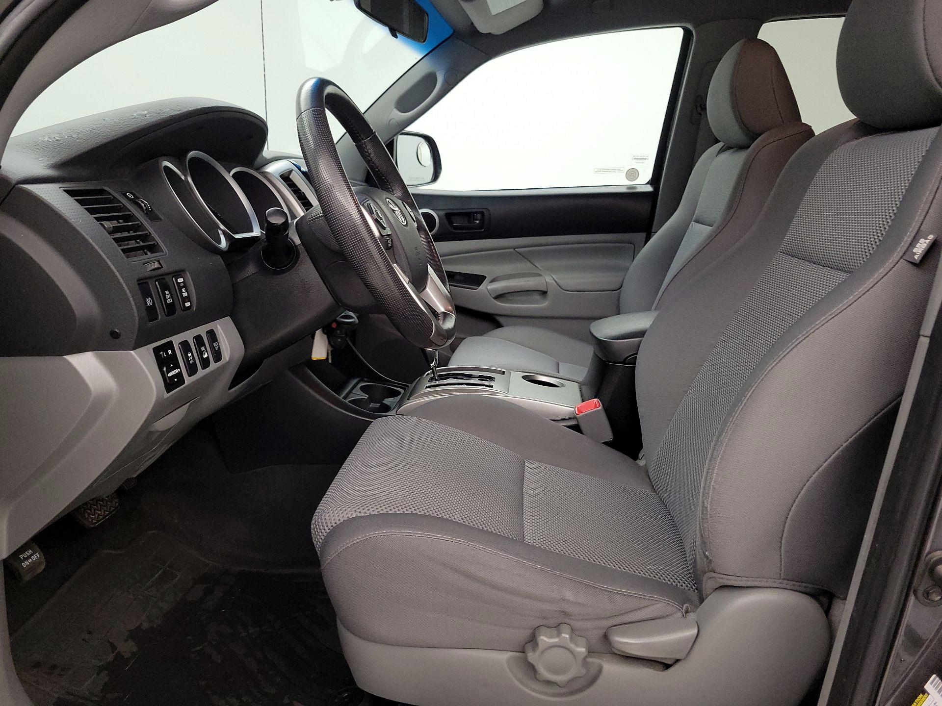 Thumbnail: 2015 Toyota Tacoma - 11