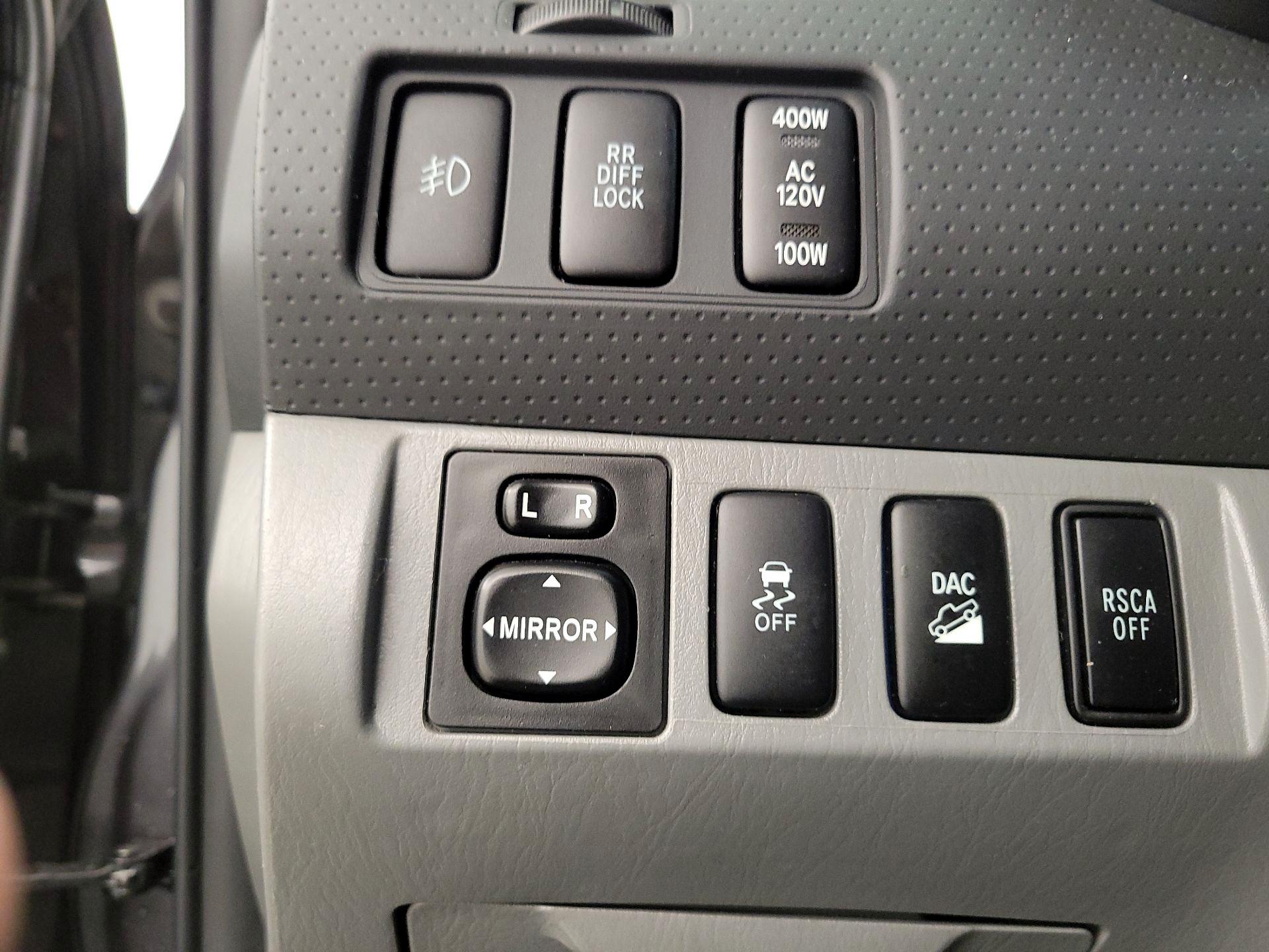 Thumbnail: 2015 Toyota Tacoma - 13